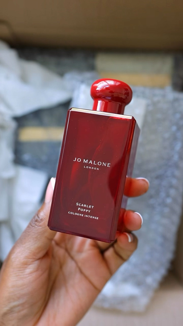 Unbox some new fragrances with me!

#LTKstyletip #LTKGiftGuide #LTKVideo