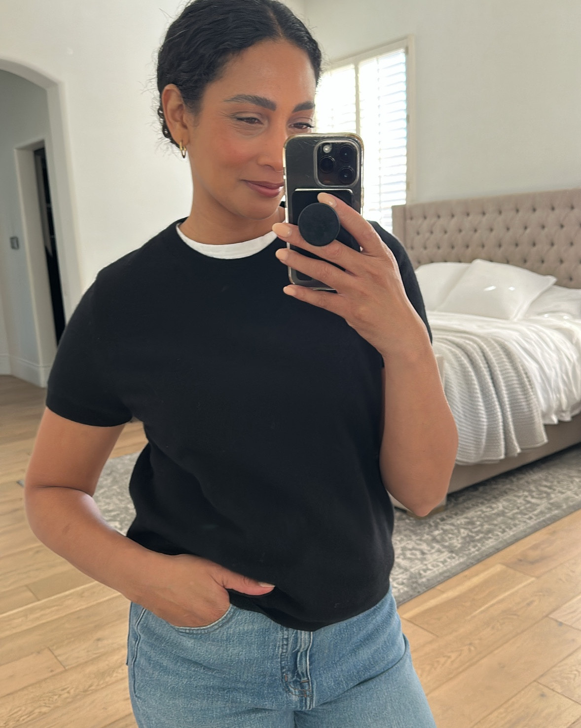 These cashmere tees are so good for layering or wearing all by themselves. Dress them or down too!! Fits true to size.



#LTKFindsUnder50 #LTKOver40