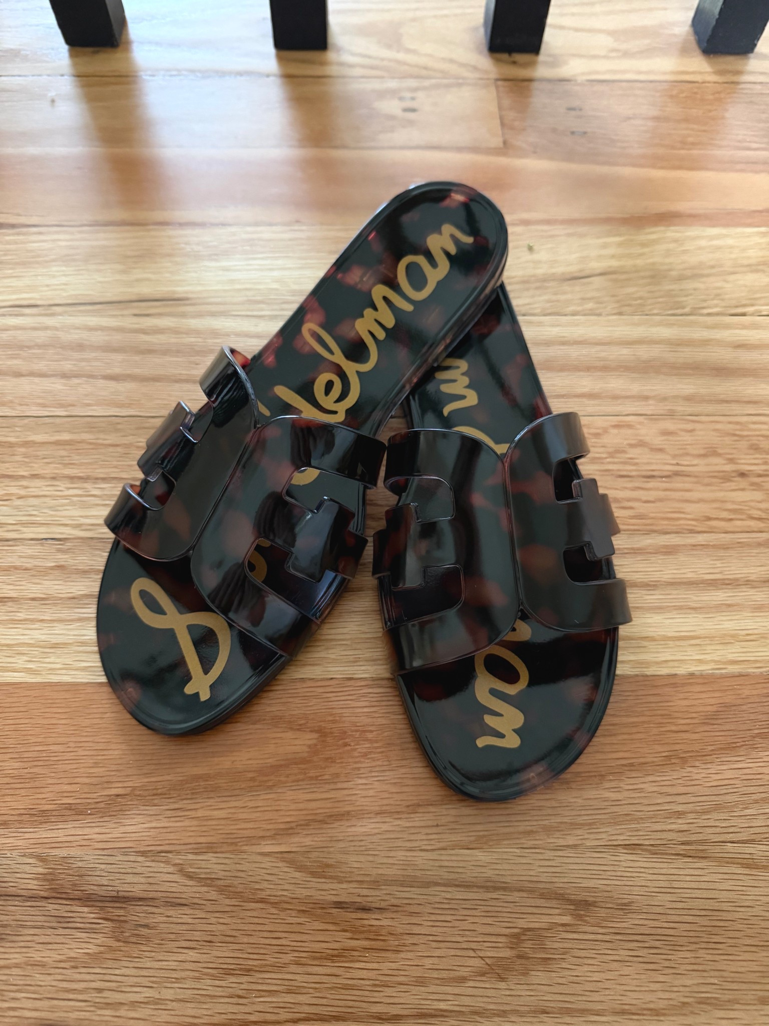 The cutest summer sandal!
Tortoiseshell and jelly🤎🖤

#LTKSeasonal #LTKootd