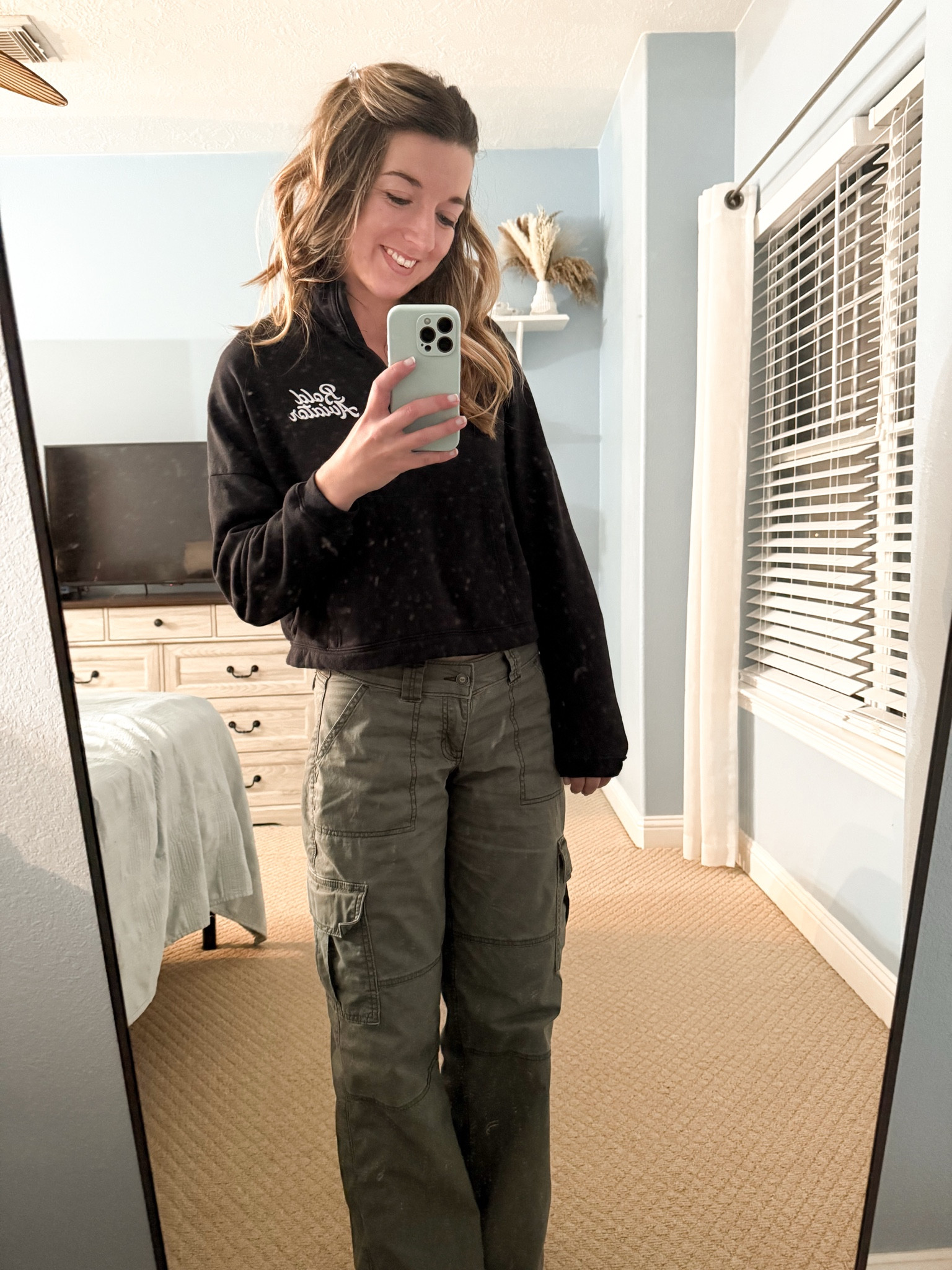 Baggy cargo pants are cute and no one can tell me otherwise 😂 the ones I actually bought are sold out so I found these really similar ones!
Trendy, Abercrombie, hollister, low rise, Amazon, olive green, army green, pockets 

#LTKFindsUnder50