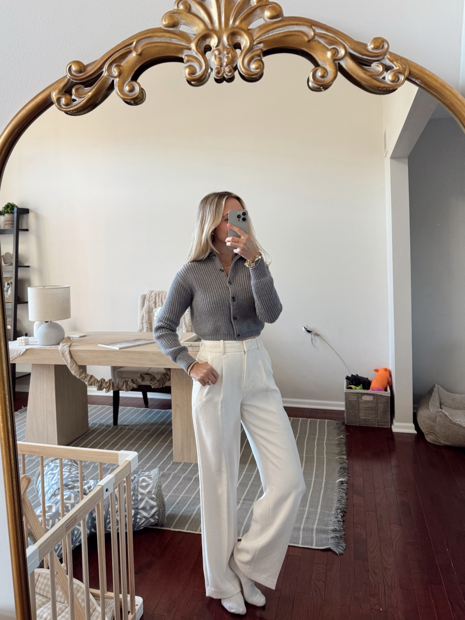 Aritzia work wear outfit! literally the most comfiest trousers/work pants ever I love 