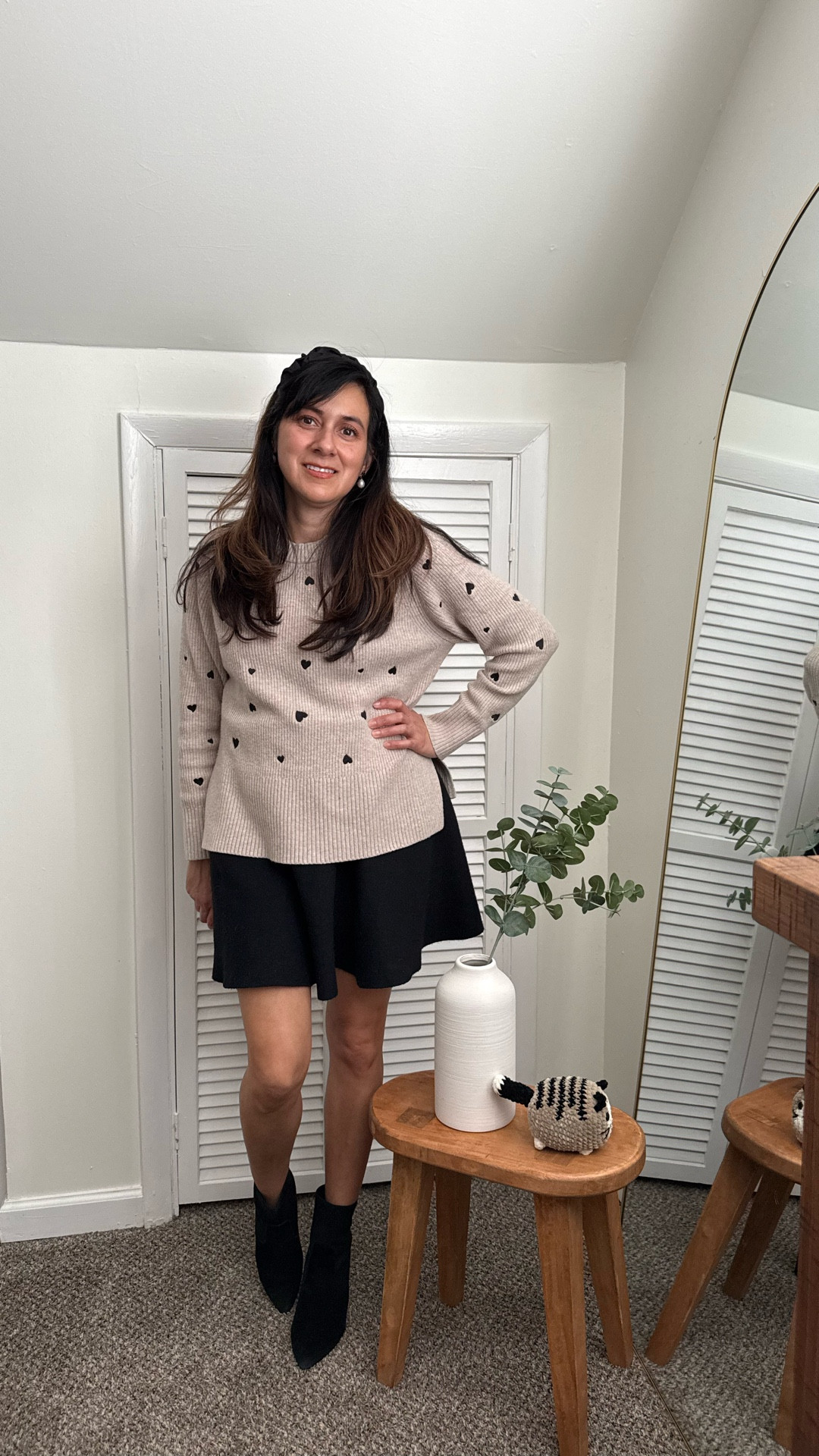 Galentine’s plans call for something cozy and chic 🤍
This neutral Valentine’s sweater is proof you don’t need loud pinks or reds to feel festive. I love a soft, understated silhouette that still feels special. 🖤
Linking similar sweaters for your girls’ night out! 

#LTKstorytime #LTKvlog #LTKSeasonal