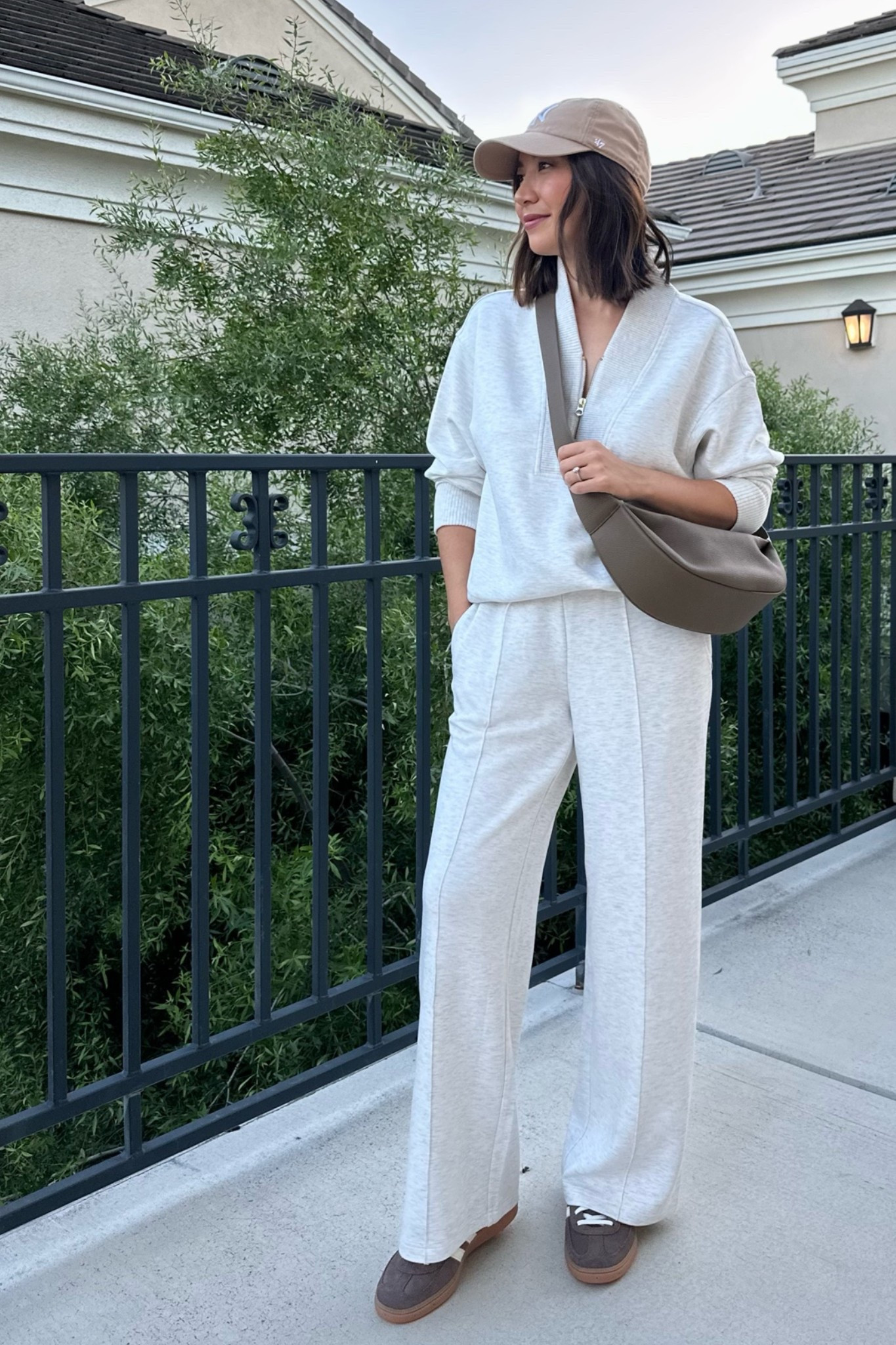 Some Varley pieces are part of Shopbop’s sale that ends tomorrow! 

On sale 
Varley Davidson sweatshirt — xs, exact color not on sale
Adidas sneakers — exact color on sale 

Other: 
Wide leg pants — xs 
Amazon crossbody

#LTKSaleAlert