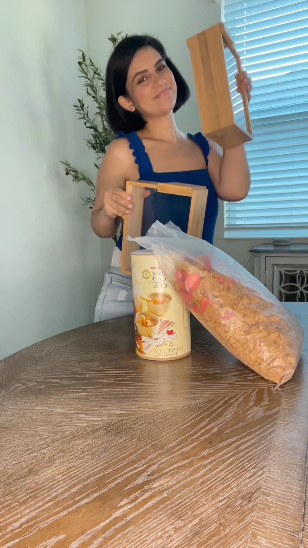 
I found the pantry upgrade we ALL needed—this food dispenser is the game changer you didn’t know you were missing.
No more ripped bags. No more mess. Just one satisfying twist and DONE.

If you’re obsessed with kitchen organization, love that aesthetic look, or just want life to be easier (hi, moms + meal preppers!), you need this in your home.

This 2L Bamboo Food Dispenser is perfect for cereal, rice, flour, snacks—you name it. And YES, it actually makes you want to organize your pantry.

#PantryGoals #APT1101 #KitchenHacks #OrganizationReel #CerealDispenser #PantryRestock #TikTokMadeMeBuyIt #AmazonFavorites #KitchenMustHaves #StorageSolutions #MomHack #SnackStation #BambooAesthetic #FoodStorageGoals #HomeInspo #KitchenOrganization #ViralFinds #ReelMustWatch #BeforeAndAfter #PantryTransformation

#LTKFamily #LTKFindsUnder50 #LTKHome