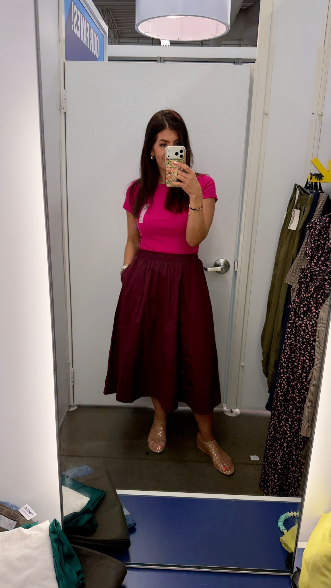 Old navy sale the on
In a medium tee and medium skirt

#LTKSaleAlert #LTKTall #LTKMidsize