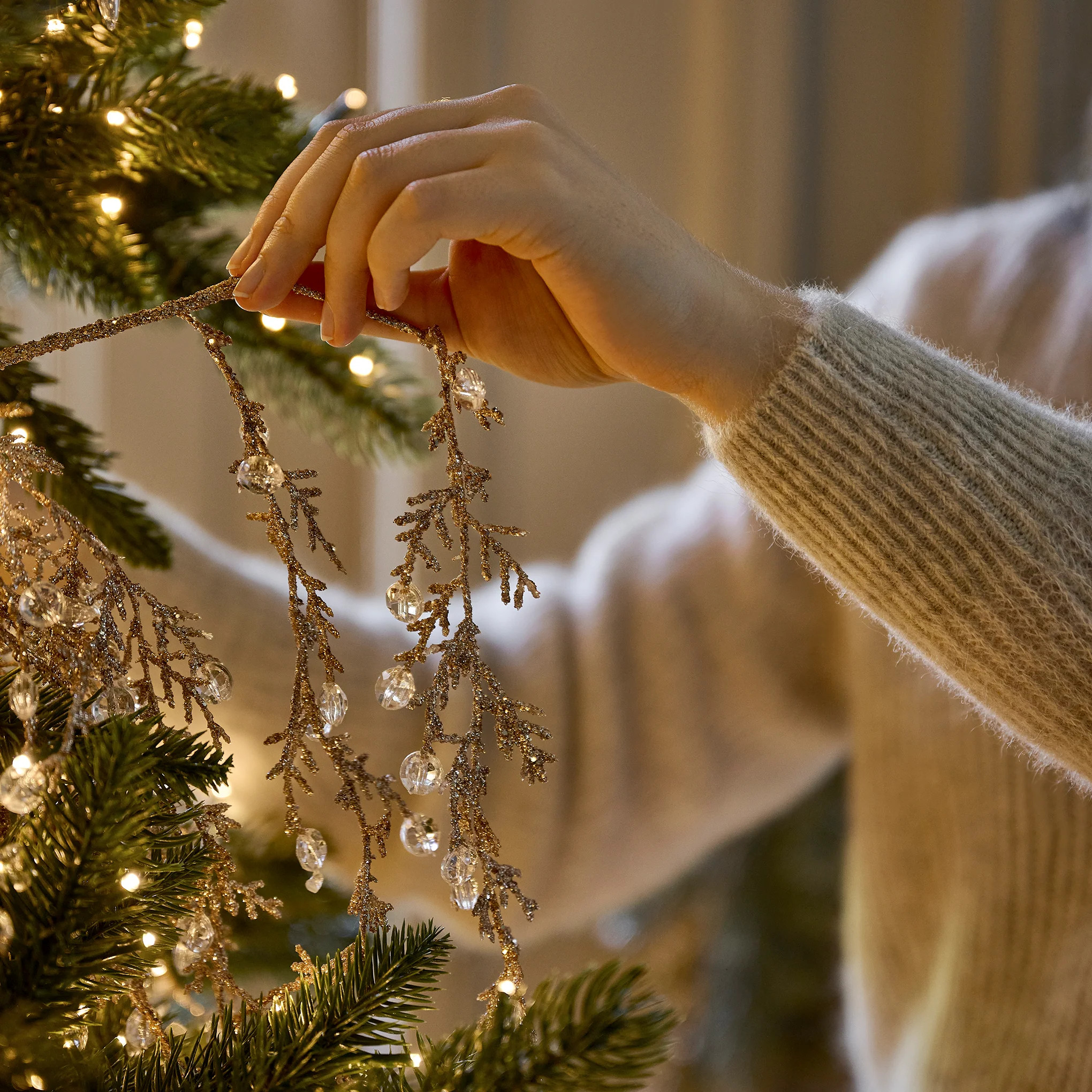 Winter Splendor Garland | Magnolia