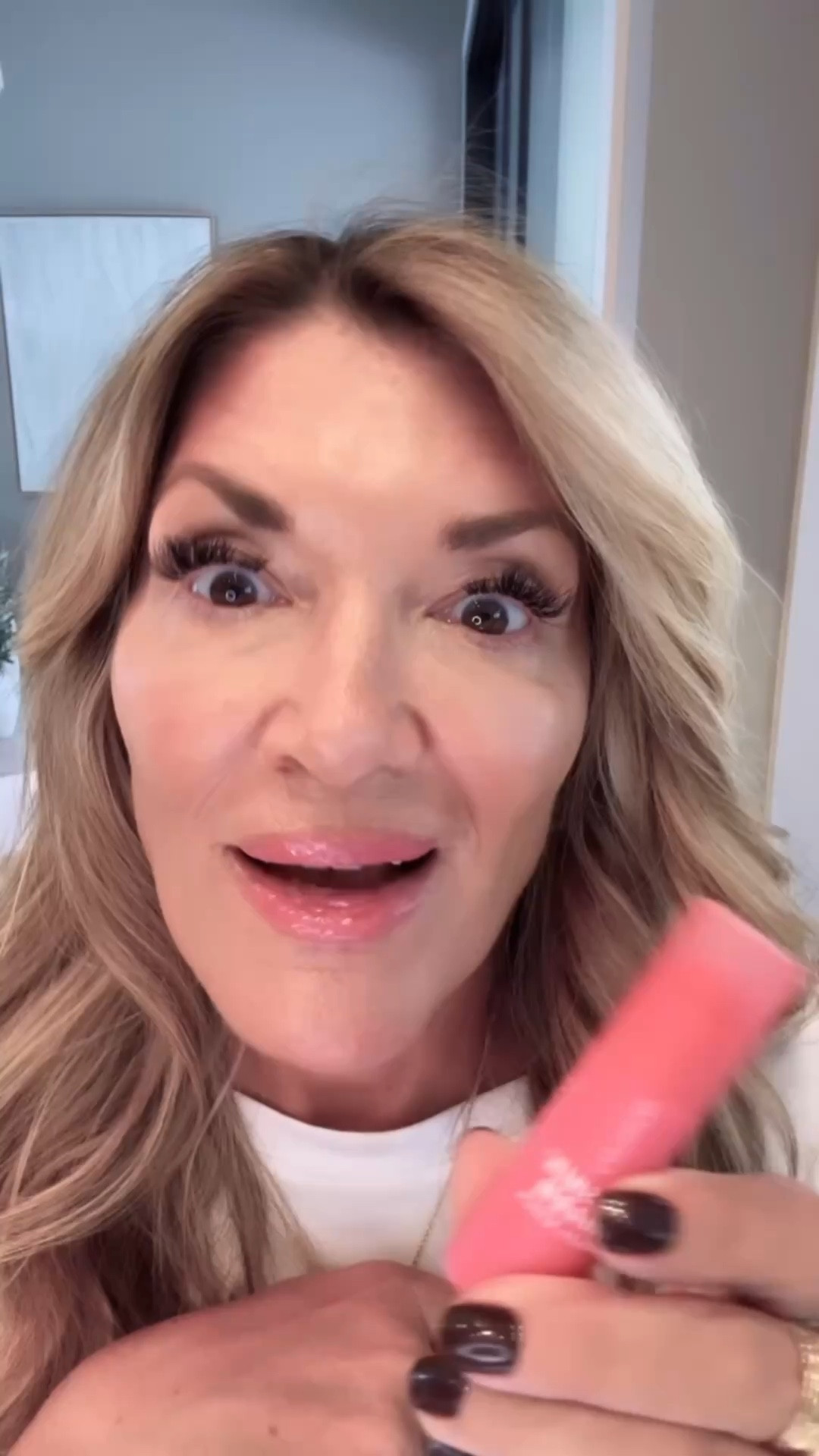 A super affordable blush that delivers just like the super expensive ones? Yes please! 
@catricecosmetics 