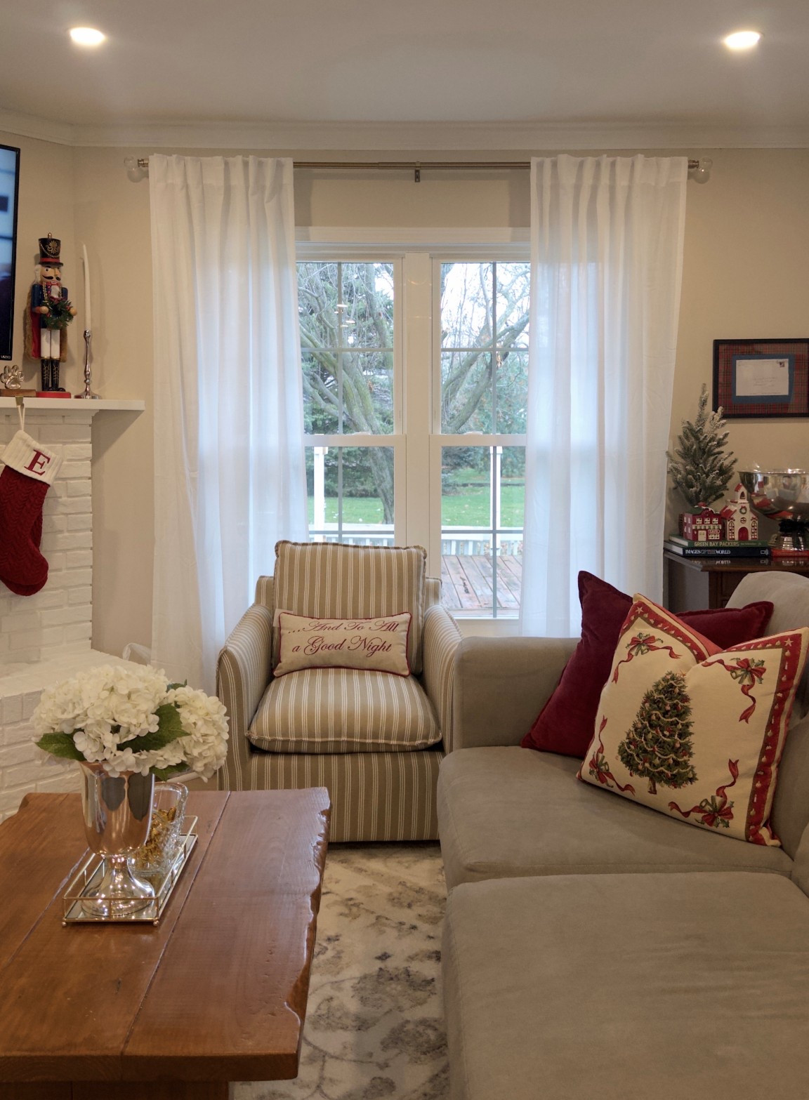 Holiday home decor 🫶🏼 Linked everything I could!!! Nutcrackers and pillows are from Home Goods!

#LTKFindsUnder50 #LTKHoliday #LTKHome