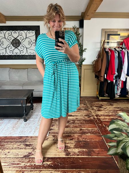 Striped stretchy knit super soft dress 👗 with pockets- size 12
Use code Nicoles15 at checkout. 

#LTKfindsunder50 #LTKmidsize #LTKplussize