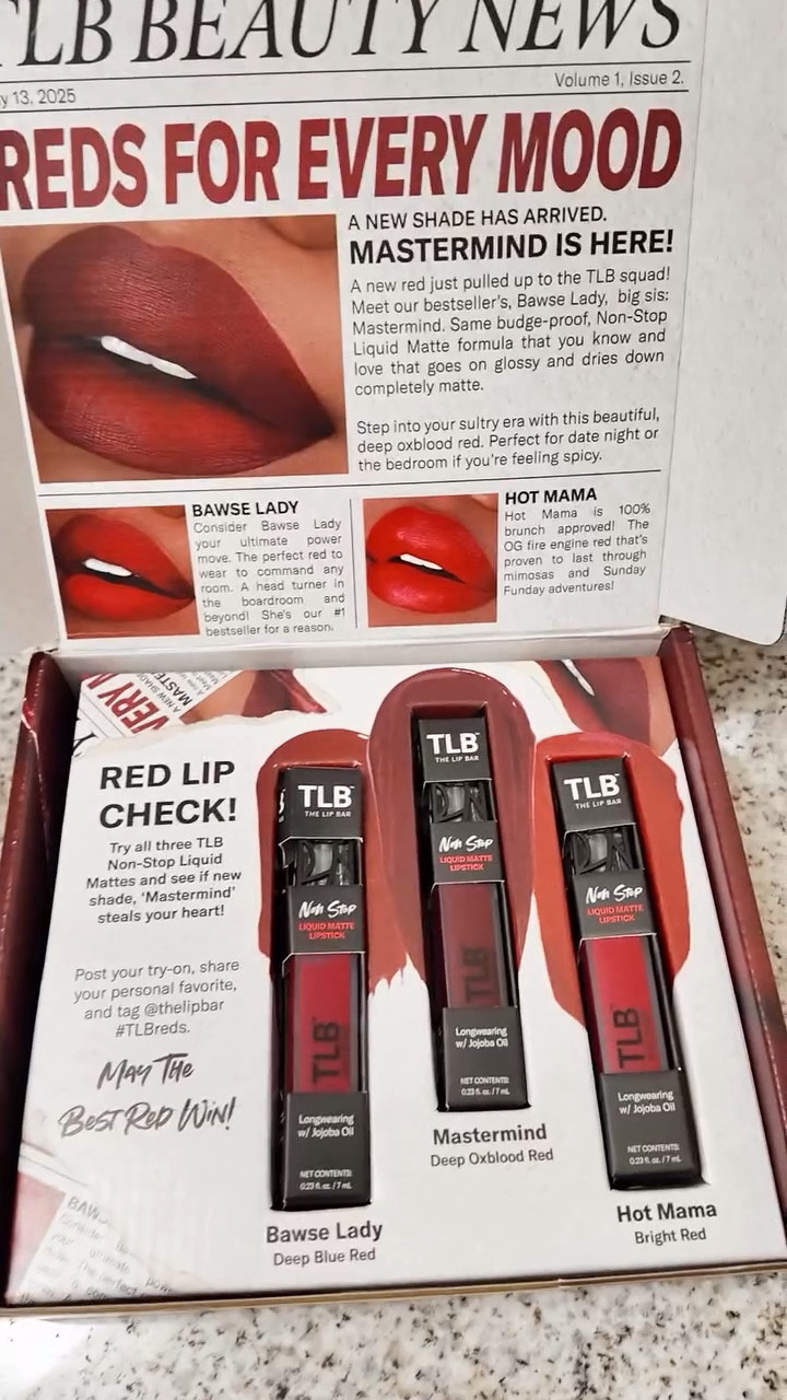 When your lip color says ‘don’t play with me.’ 👑 Bawse Lady energy only @thelipbar 

#bawselady #thelipbar #thelipbarpartner #moisturesurge #abhbrow #matteliquidlipstick #beauty #nomakeupmakeup #5minface #grwm #baddievibes #confidenceincolor