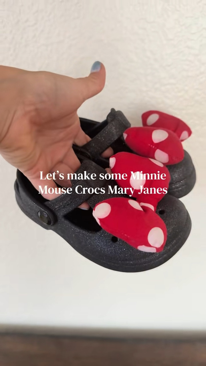 Minnie Mouse Mary Jane Crocs!!♥️😍 The cutest for your little Disney lover! 

Minnie Mouse shoes, Disney crocs, toddler Disney, Disneyland outfit

#LTKTravel #LTKKids #LTKBaby