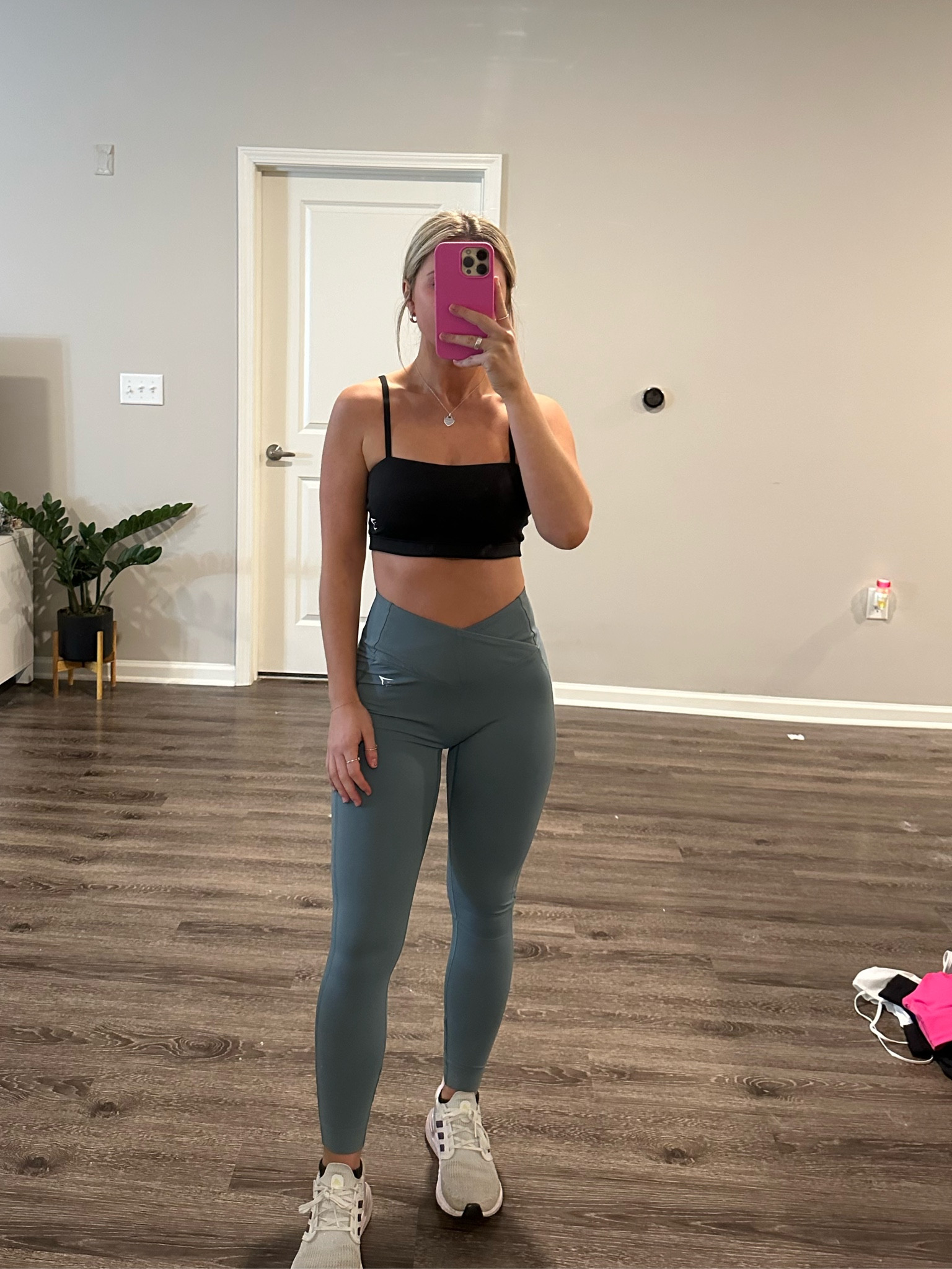 Top S
Bottoms S (ordering XS) 

#LTKGiftGuide #LTKfitness #LTKfindsunder50