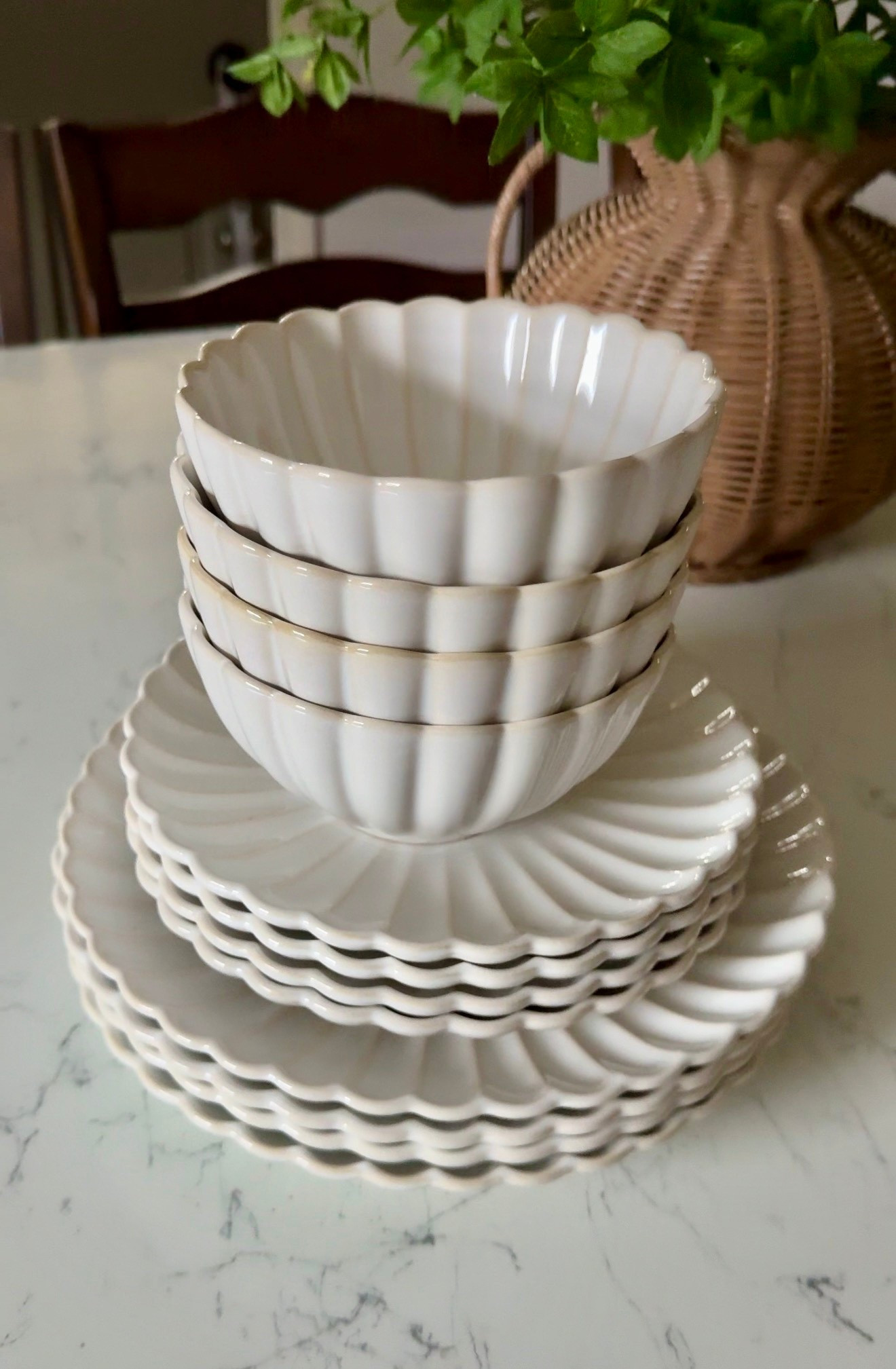 Swoon worthy 12-piece scallop dinnerware set that looks high-
end but won't break the bank. Comes in 4 colors-pertect tor everyday and hosting! Now also comes in coordinating nesting bowls that can be used for mixing, serving, or display.



Scallop dinnerware, nesting bowls, kitchen finds, cottage style, home decor finds #DinnerwareGoals #ScallopEdge #EntertaininginStyle #BudgetDecor #kitchendecor |

#LTKHome #LTKfoodie