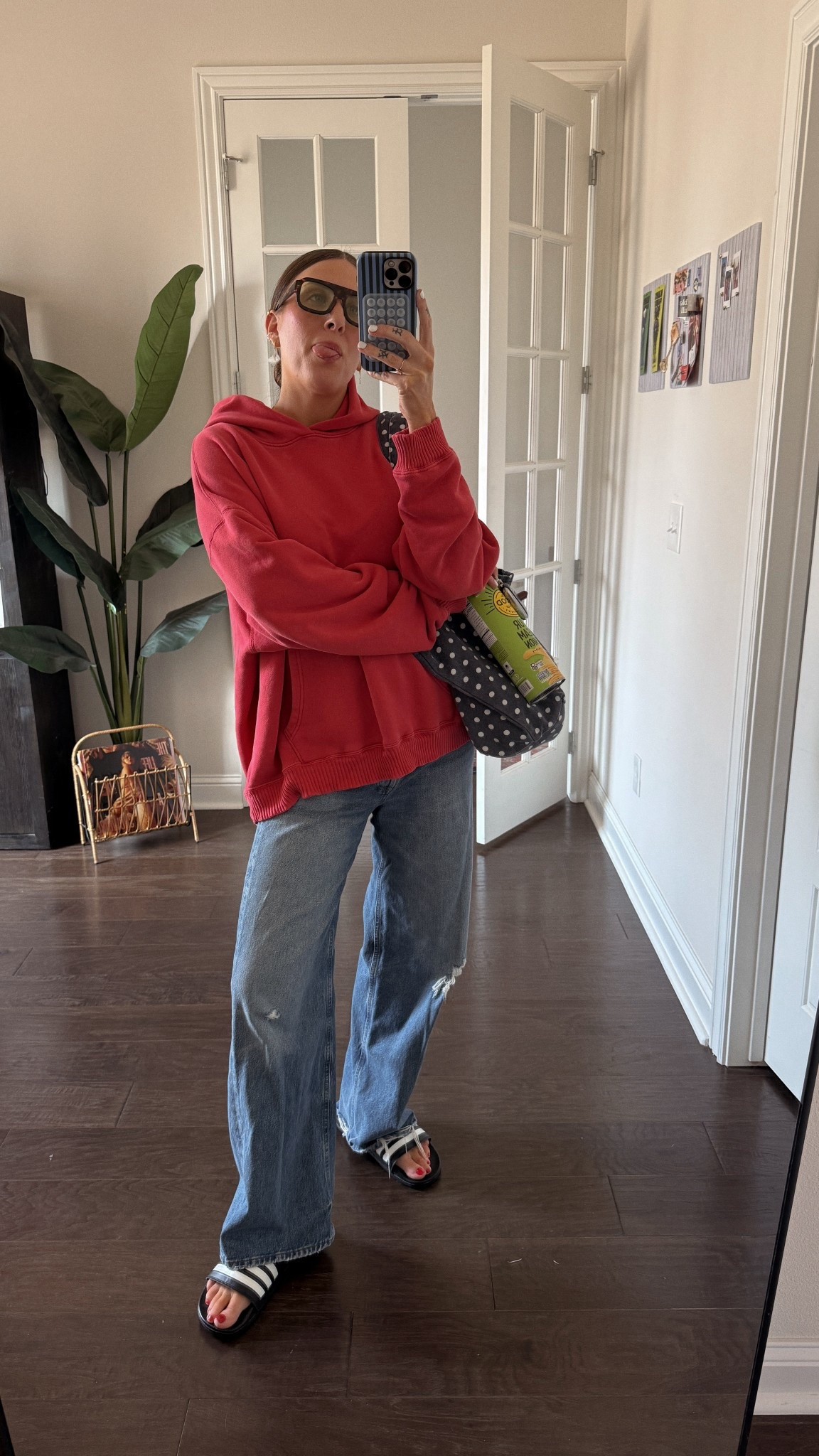 Hoodie is an old seasonal color — here’s hoping @elwood releases new seasonal colors soon 😭😭. Also SIZE down in the jeans!! Wearing a 27 (usually 28) and they’re still relaxed fitting. 

#LTKSeasonal #LTKTall #LTKootd