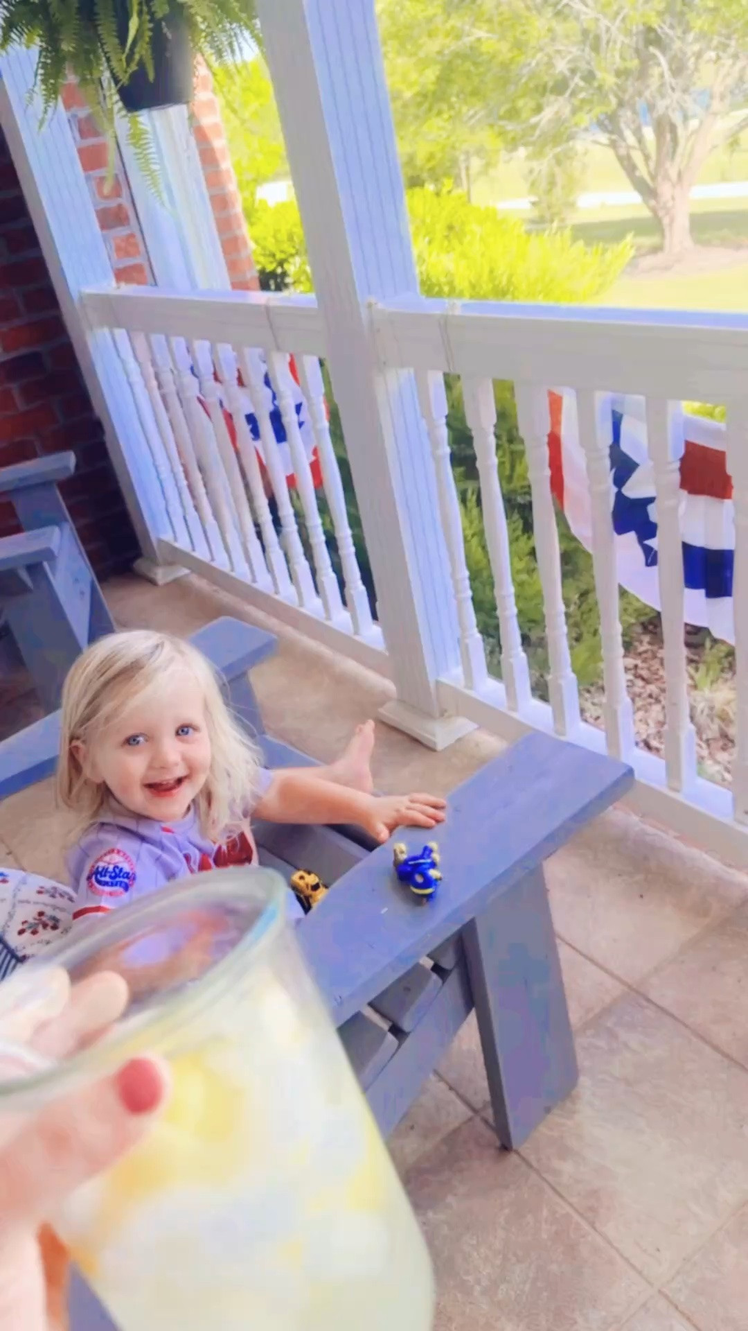 When it’s officially front porch sippin’ homemade lemonade 🍋🧊🫙 season here on the farm !!! 💛🚜🩵🌾