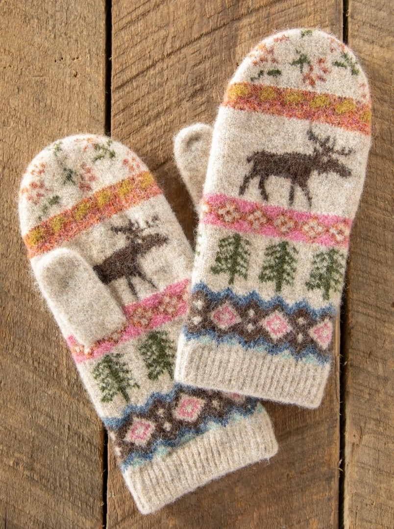 𝙲𝚞𝚝𝚎 𝚓𝚊𝚌𝚚𝚞𝚊𝚛𝚍 𝚖𝚒𝚝𝚝𝚎𝚗𝚜 𝚊𝚛𝚎 𝚠𝚊𝚢 𝚖𝚘𝚛𝚎 𝚏𝚞𝚗!

#LTKSeasonal #LTKTravel #LTKU