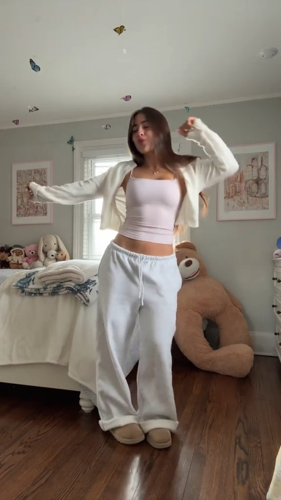 that’s cool… 😅😅

#LTKWatchNow #LTKStyleTip