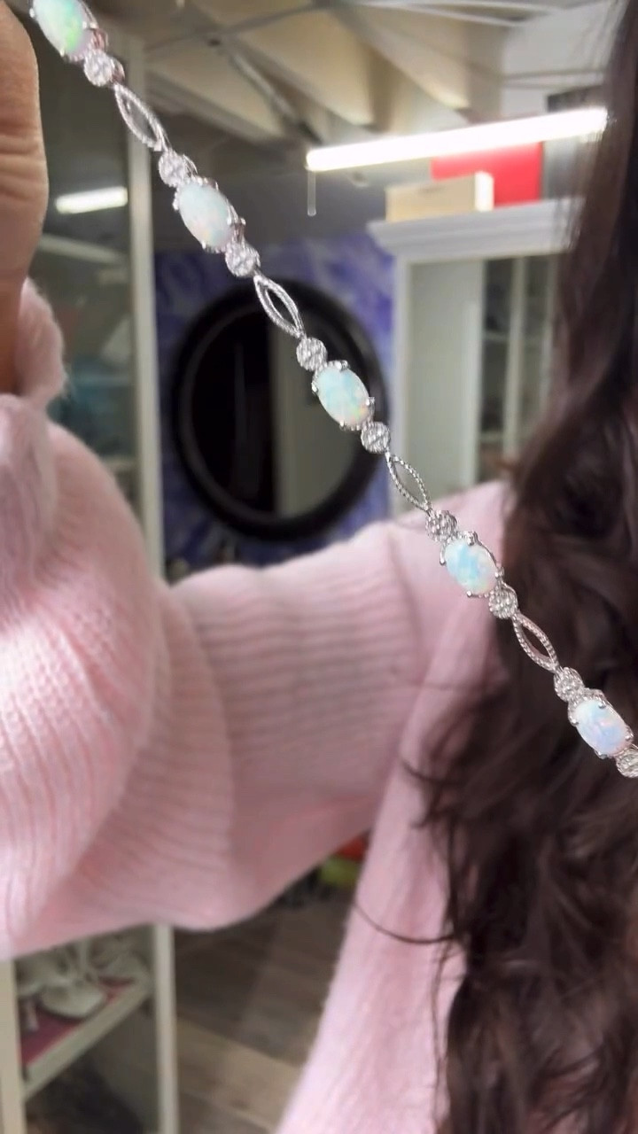 Opal bracelet 

#LTKGiftGuide
