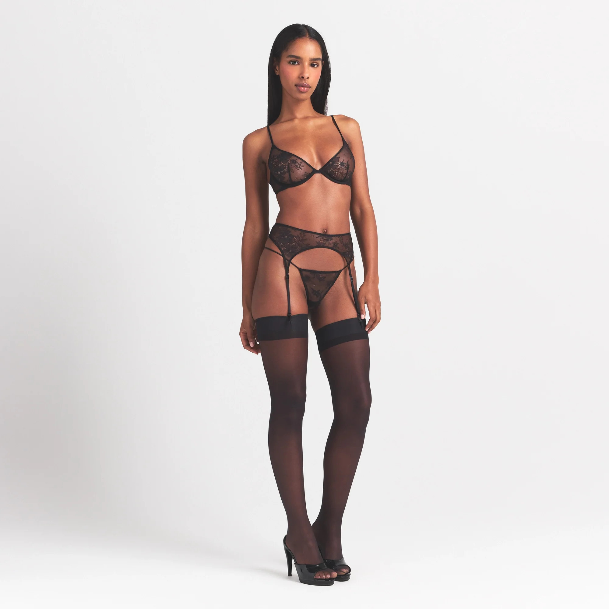 SKIMS Unlined Scoop Bra | Black | 38DD | Ultra Fine Lace | SKIMS (US)