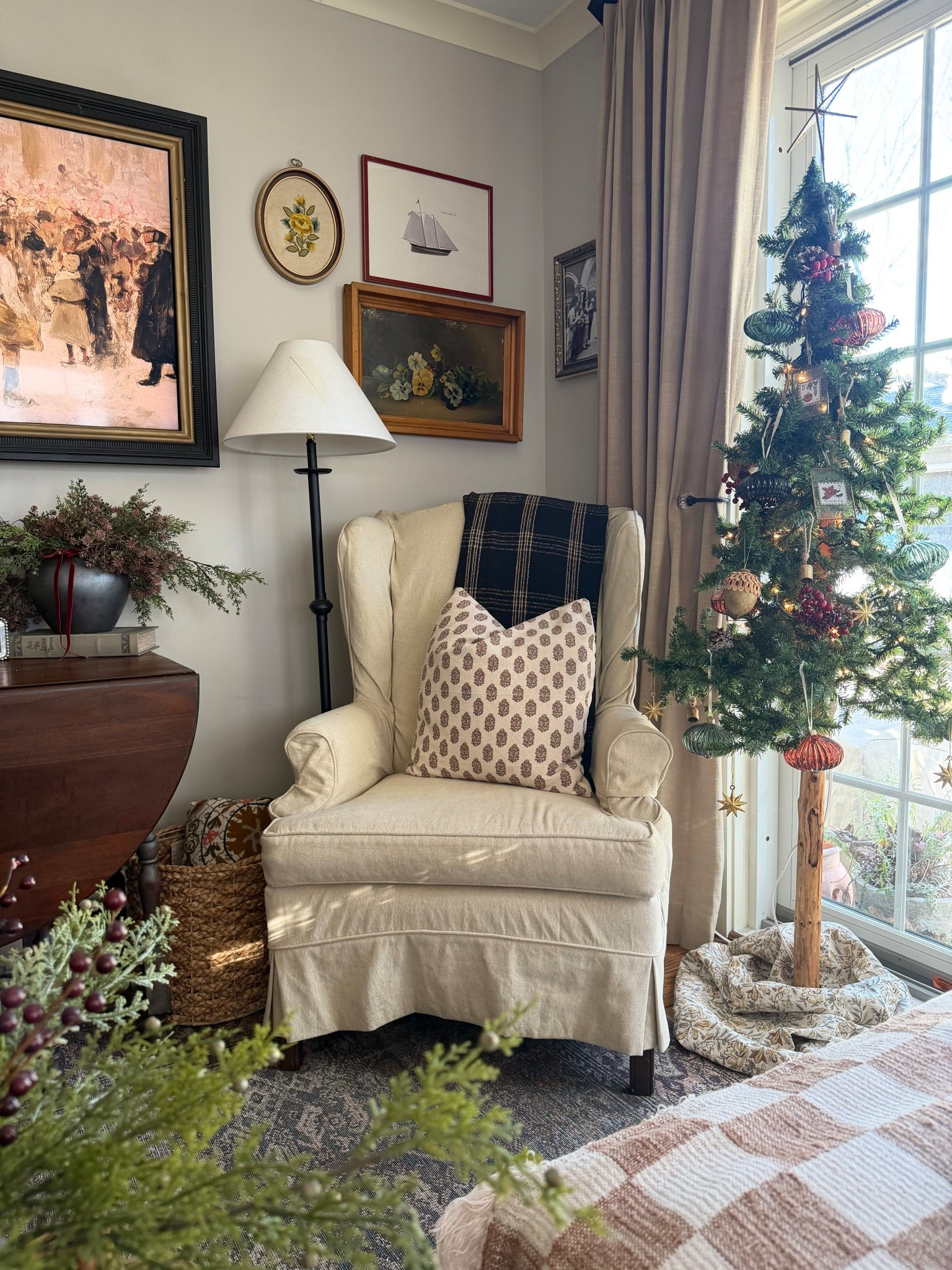 Cozy corner 

#LTKHome #LTKHoliday #LTKSaleAlert
