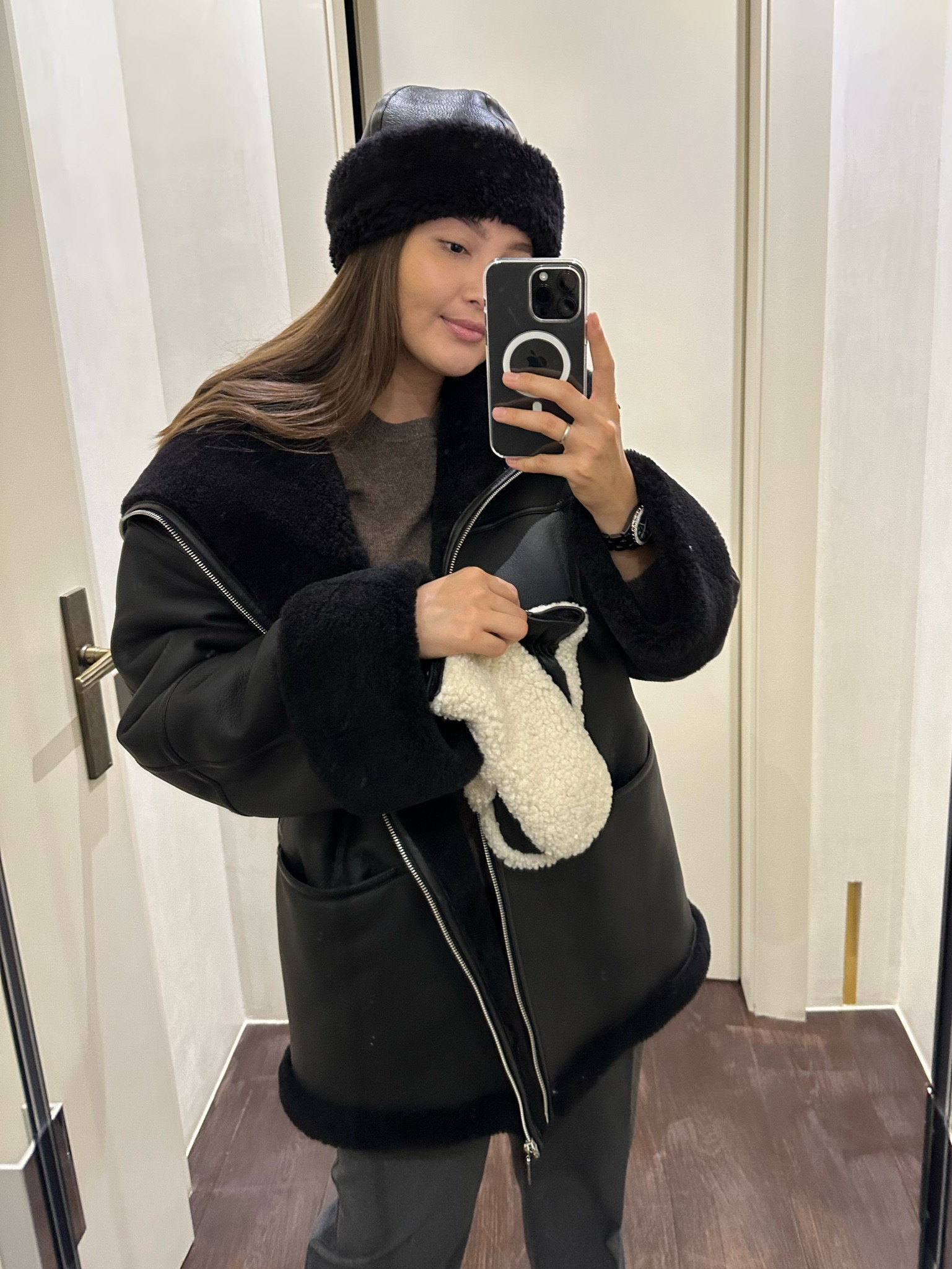 Cosy, warm and comfortable winter smart casual outfit. Cashmere jumper, Toteme shearling jacket and hat,m

#LTKSeasonal #LTKunder50 #LTKeurope