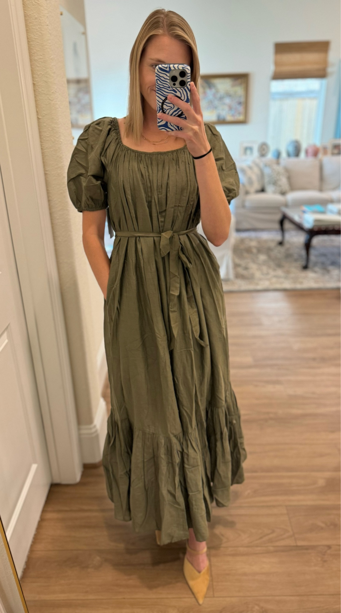 Trying to find the best fall family photo options! This one is so great & on sale for $69! Comes in sizes XXS-XXL! In my true size! Love the length, sleeves, and flattering neckline!