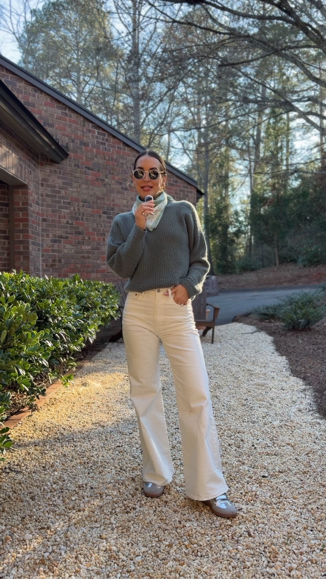 Mom life outfit for a day with the family that still feels chic

#LTKmomlife