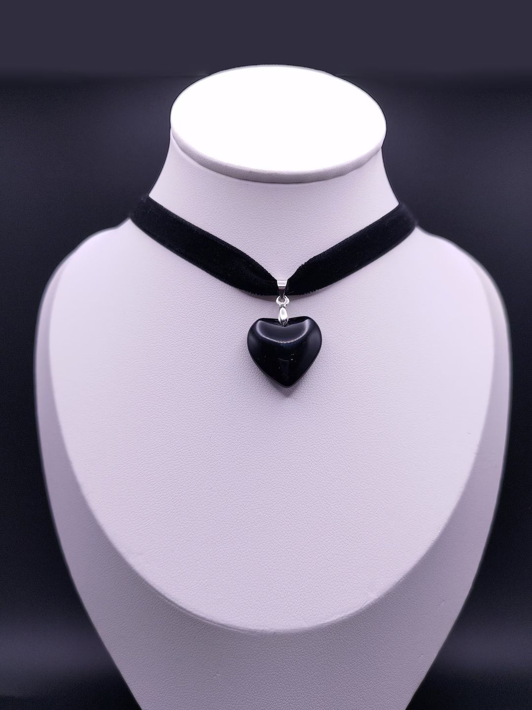 Elegant Gothic Black Glass Heart Necklace, Black Velvet - Etsy | Etsy (US)