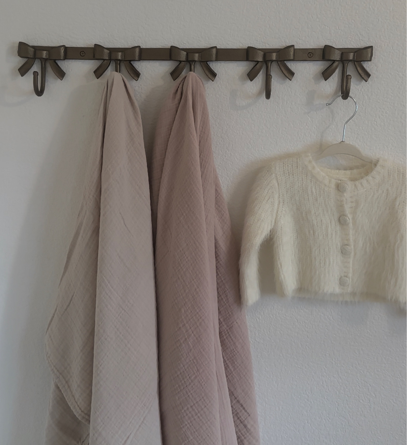 The sweetest bow hook 🎀

nursery | baby girl 

#LTKhome #LTKbaby