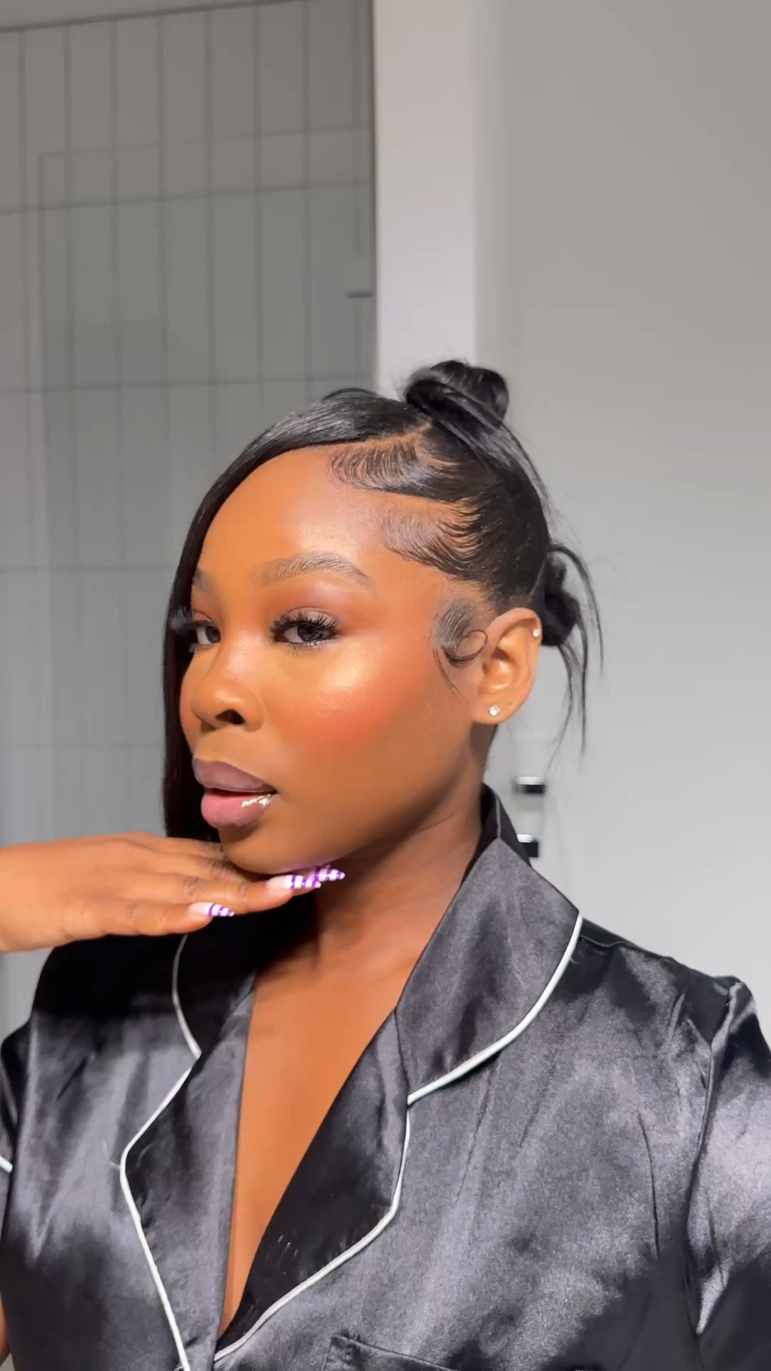 Summer glowy makeup look