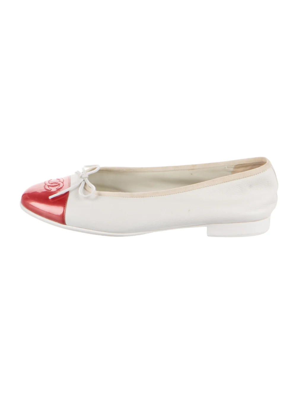 Interlocking CC Logo Leather Ballet Flats | The RealReal