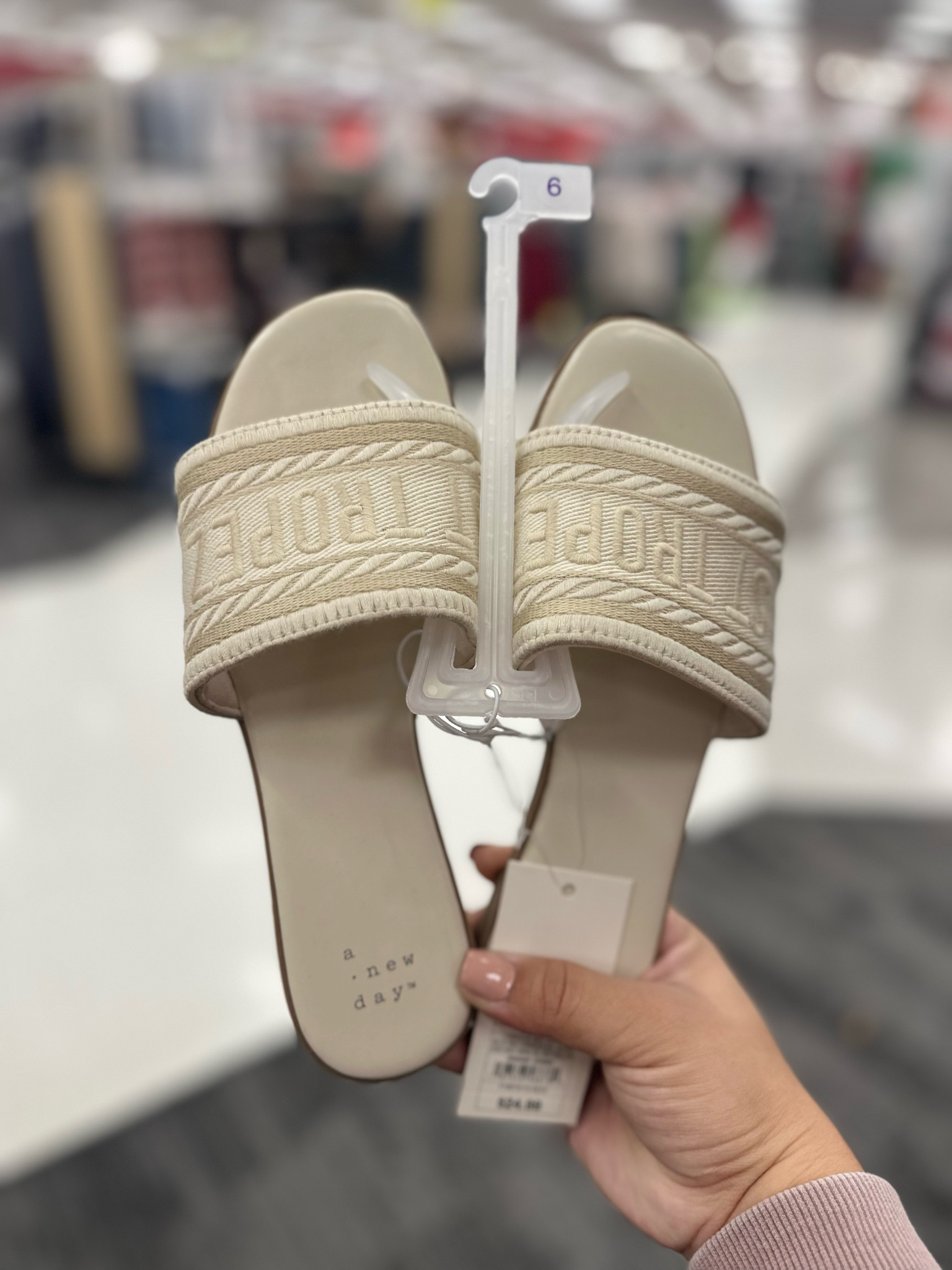 #LTKSeasonal #LTKshoecrush #LTKtravel