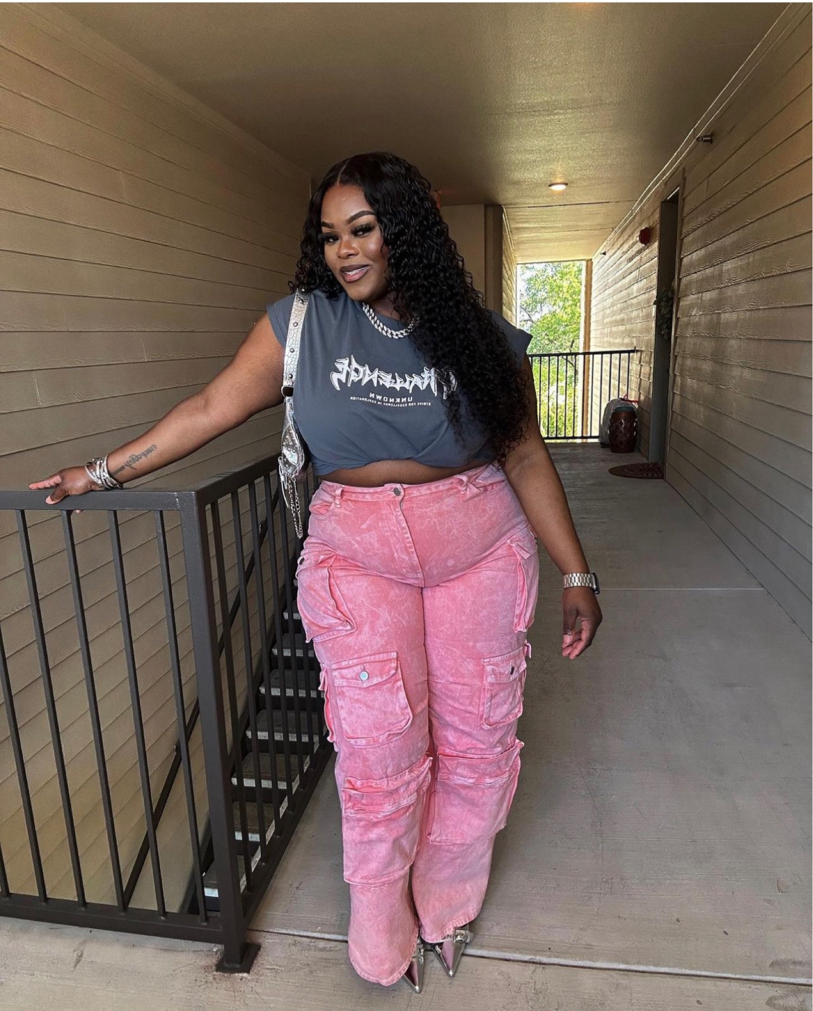 Iamkaylanmarie❤️
Size reference 
- Top : Size Large 
-Pants Link :  (16 plus reg)
https://www.fashionnova.com/products/lily-high-rise-cargo-jeans-pink

🔔NAME OF PANTS : lily high rise cargo jeans🔔