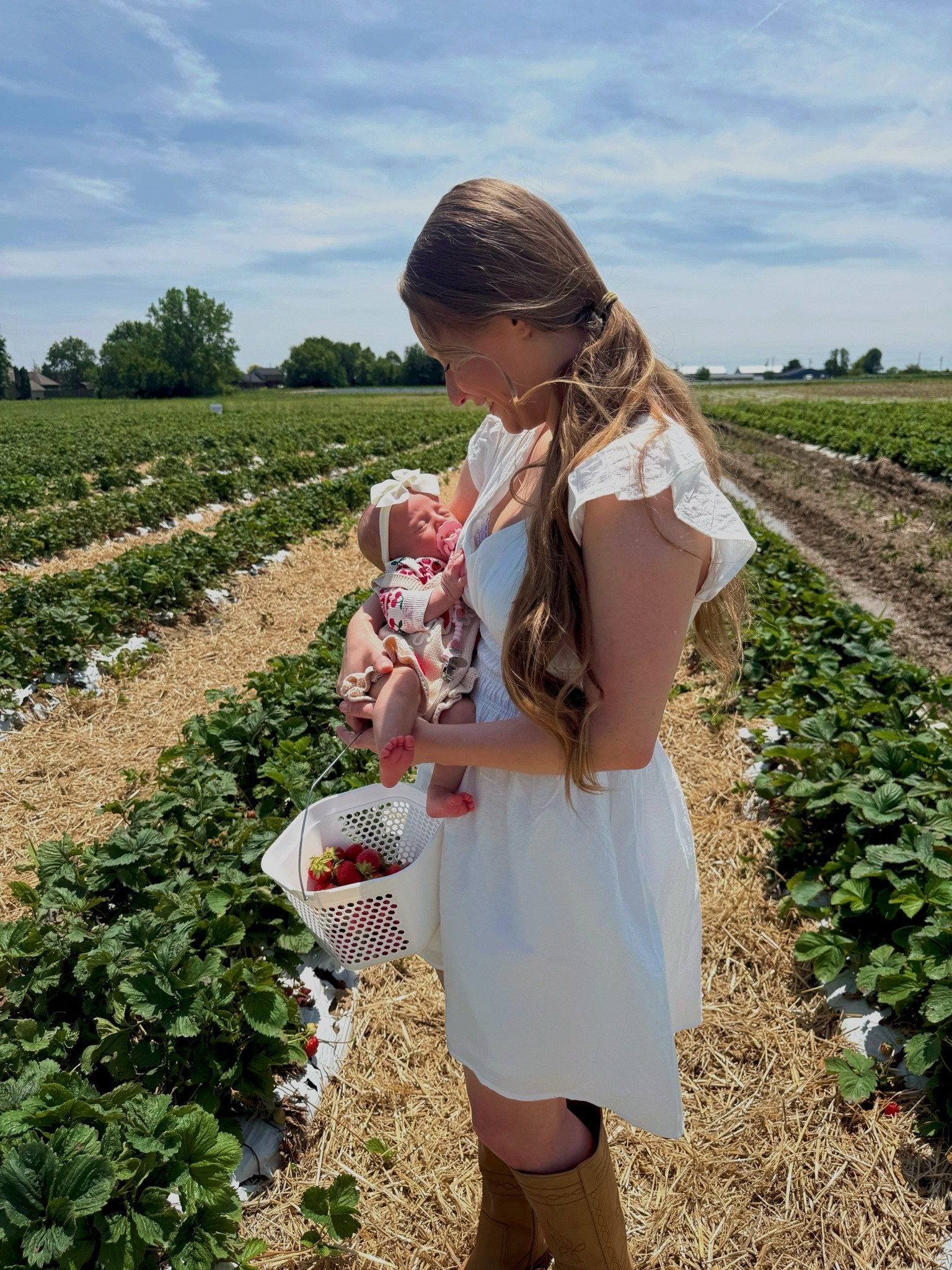 Strawberry field dreams 🍓💭

#LTKmomlife #LTKootd #LTKBaby