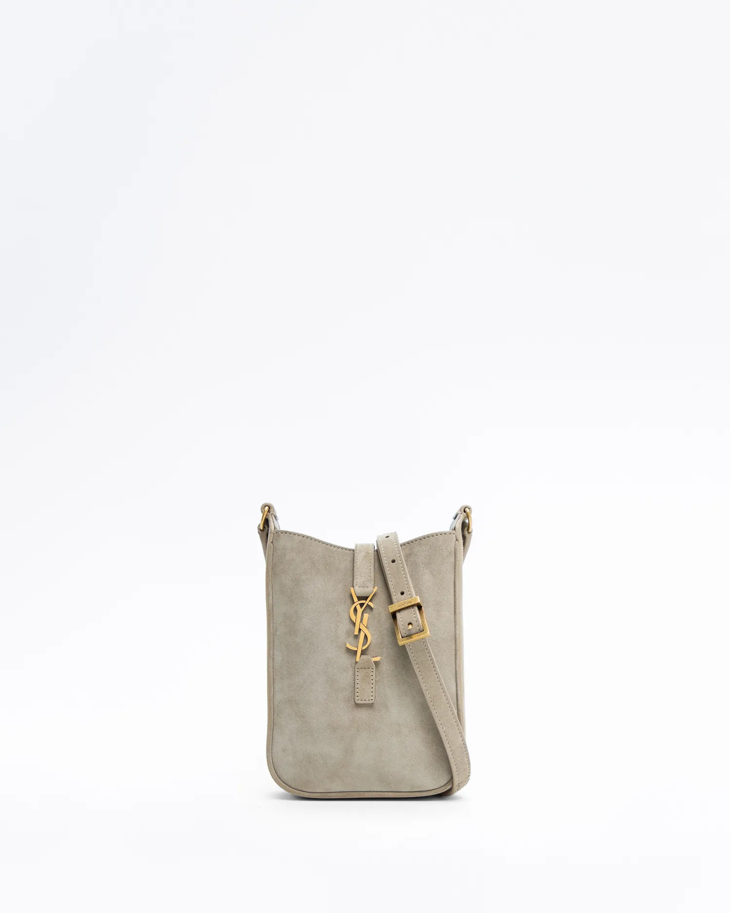 HomeHow It WorksClub PerksApply nowMerch Shop | Vivrelle