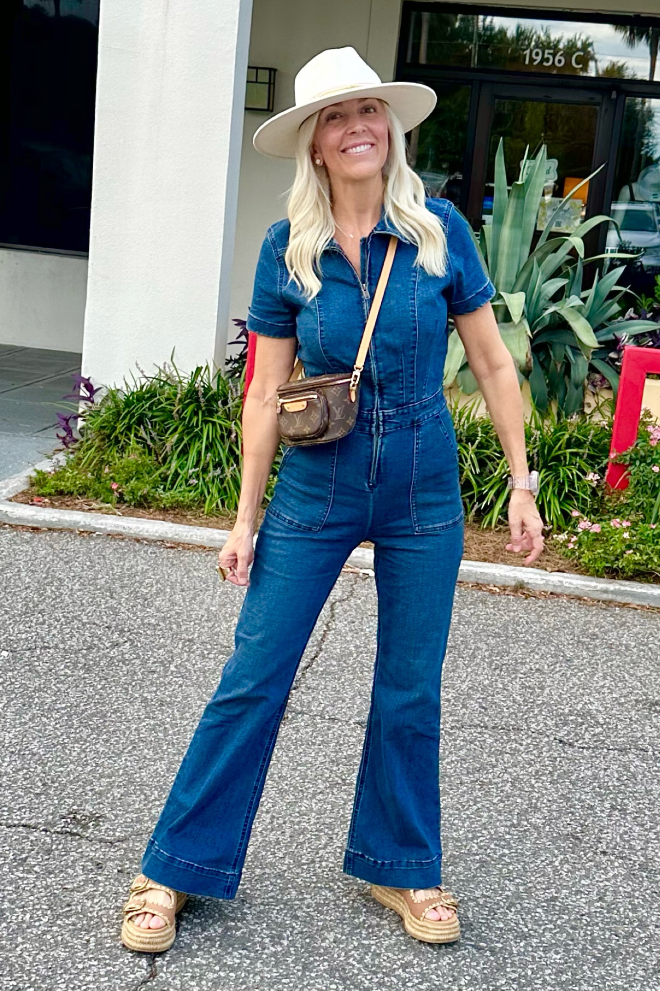 Can y’all believe @walmart carries these pre-loved finds?? #walmart #walmartpartner #walmartfashion #prelovedfinds