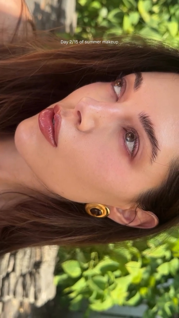 Berries are in season 🍓🫐🍇 day 2/15 of my summer makeup challenge


#LTKBeauty #LTKFindsUnder50 #LTKSeasonal