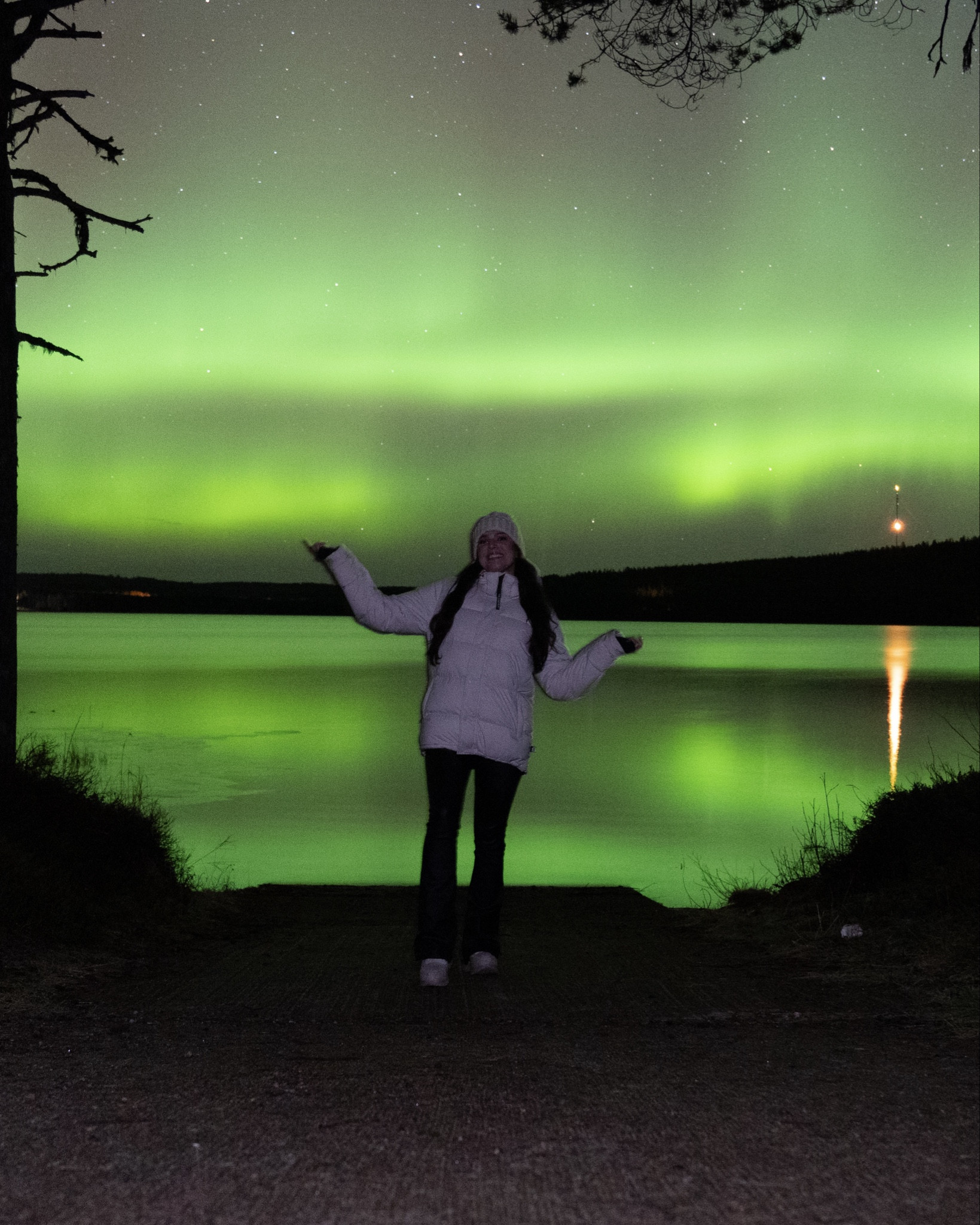 Northern Lights fit in Rovaniemi Finland! 💚 Superpuff is from Aritzia, pants are from Edikted, and shoes are converse. Beanie is from Princess Polly but it was sold out so I tagged a similar one 💕

#LTKHoliday #LTKTravel #LTKSeasonal