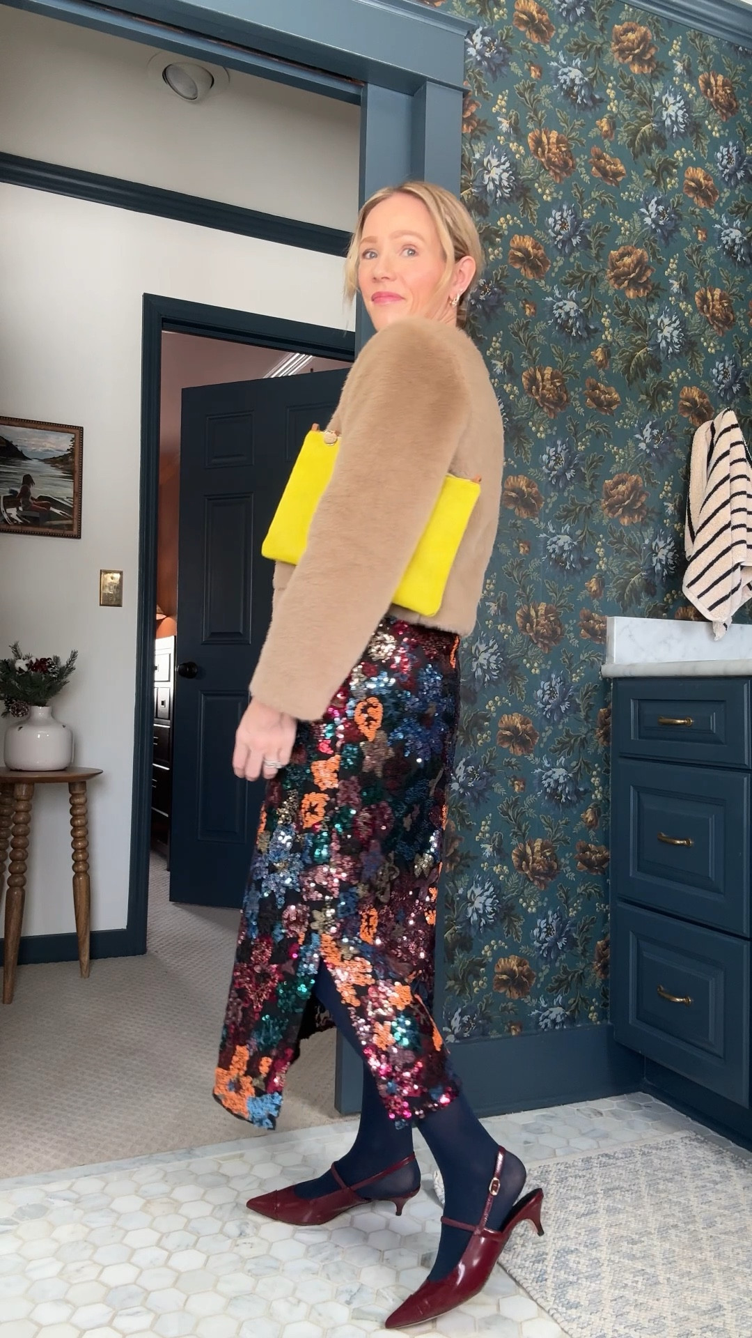 Wearing my regular size 4 in this perfect Holiday & New Year’s party dress ~ not too fitted and very comfortable. 5’3” for length. 