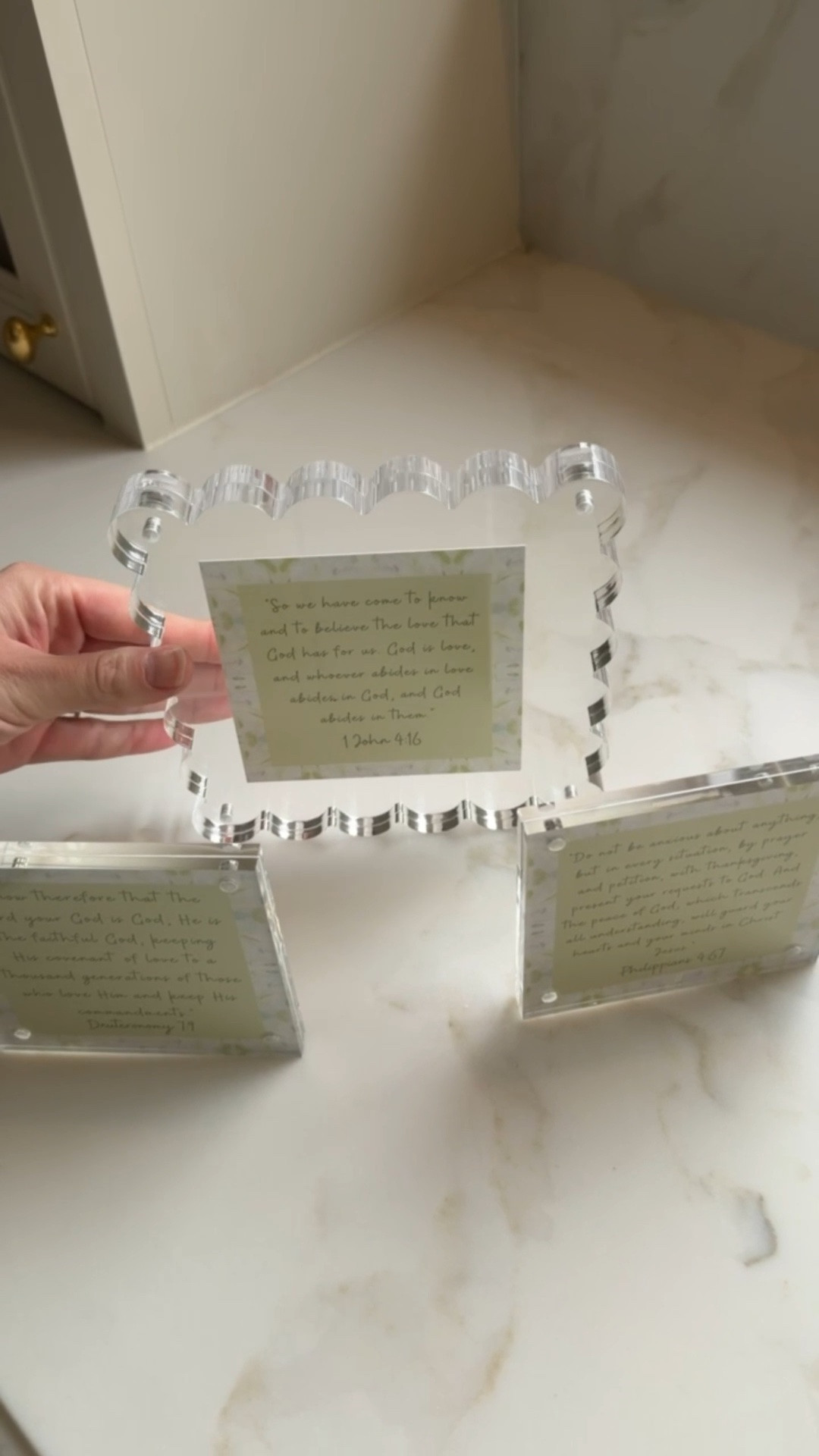 The easiest and cutest way to give this season! I love these scalloped frames to friends, family and even as hostess gifts! They’re 15% off today for a set of 3 on Amazon! 

#TheSouthernSource #AmazonFinds #GiftGiving #HostessGift