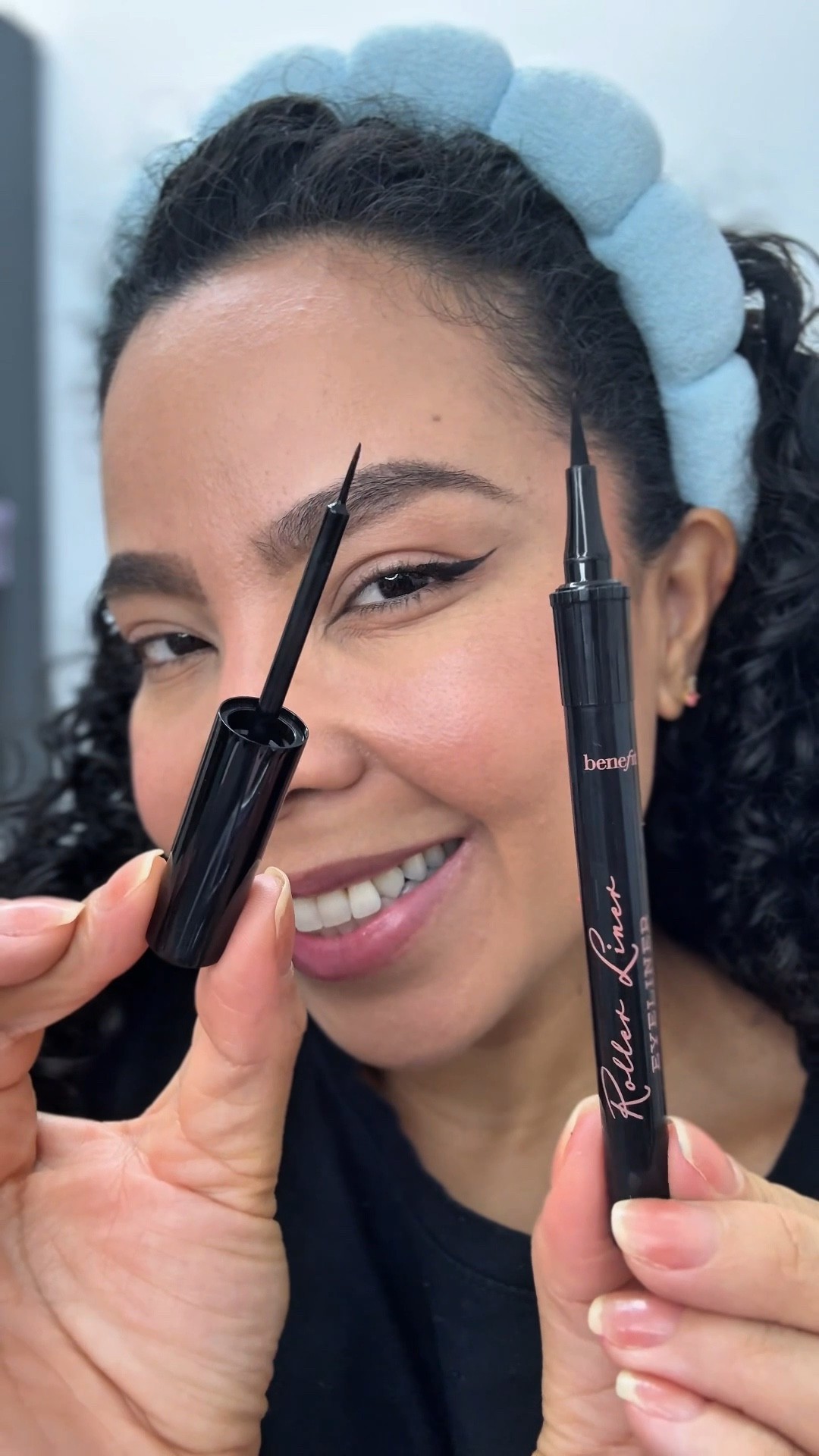 Delineado 💜

Você prefere, delineador líquido ou caneta delineadora? Me conta nos comentários amore! 😉👇🏼

#intimasdaline #beleza #make #moda #hair #cabelo #maquiagem #hairstyle #perfume #perfumaria