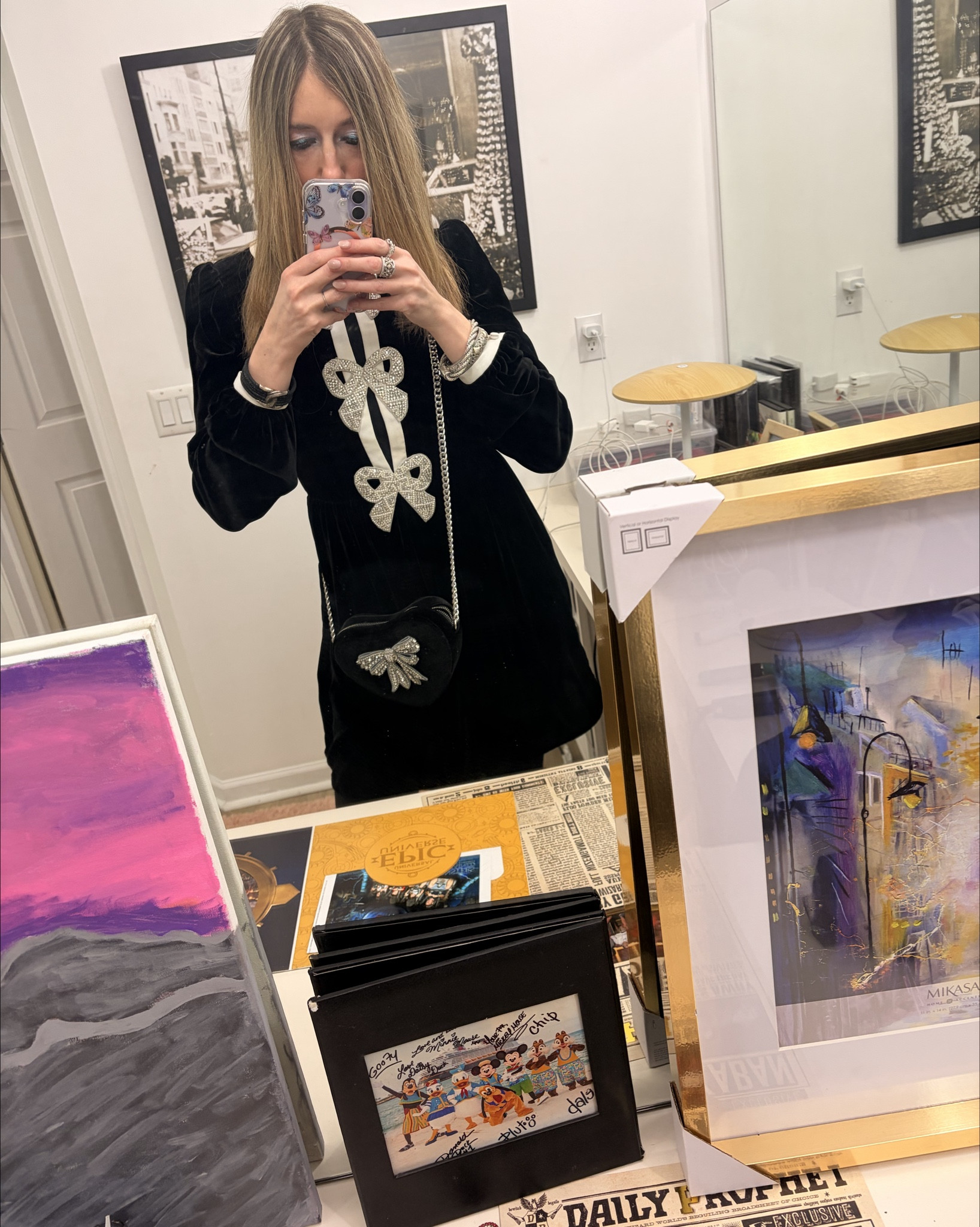 Fancy dress for a fancy dinner, a fancy wedding or a fancy party! Shop similar velvet dresses! 

Black and white 
Modest 
Bows bows bows 