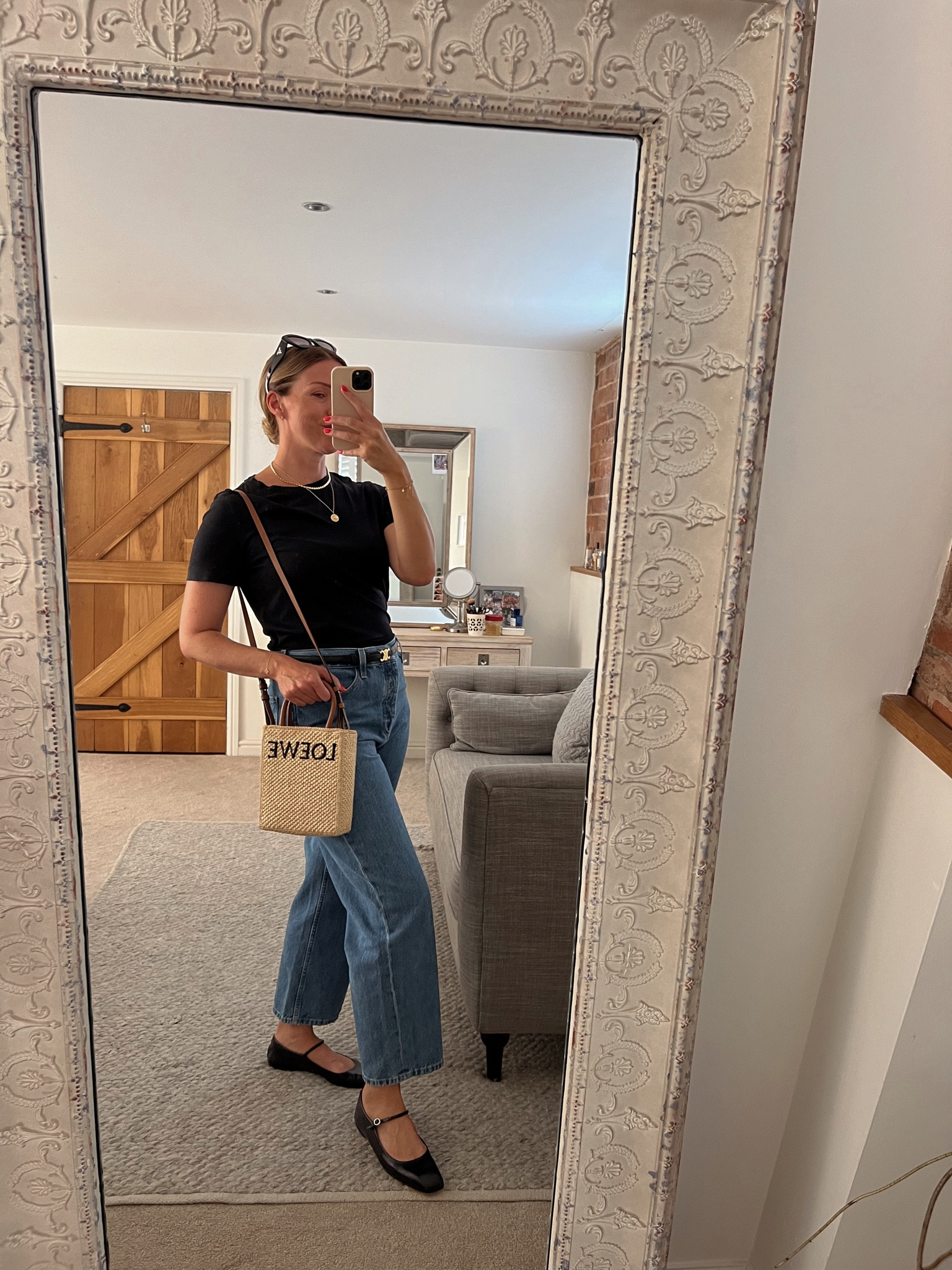 Styling Mary Jane’s 

Wide leg cropped jeans, ballet flats, Loewe raffia bag 



#LTKeurope #LTKstyletip #LTKSeasonal