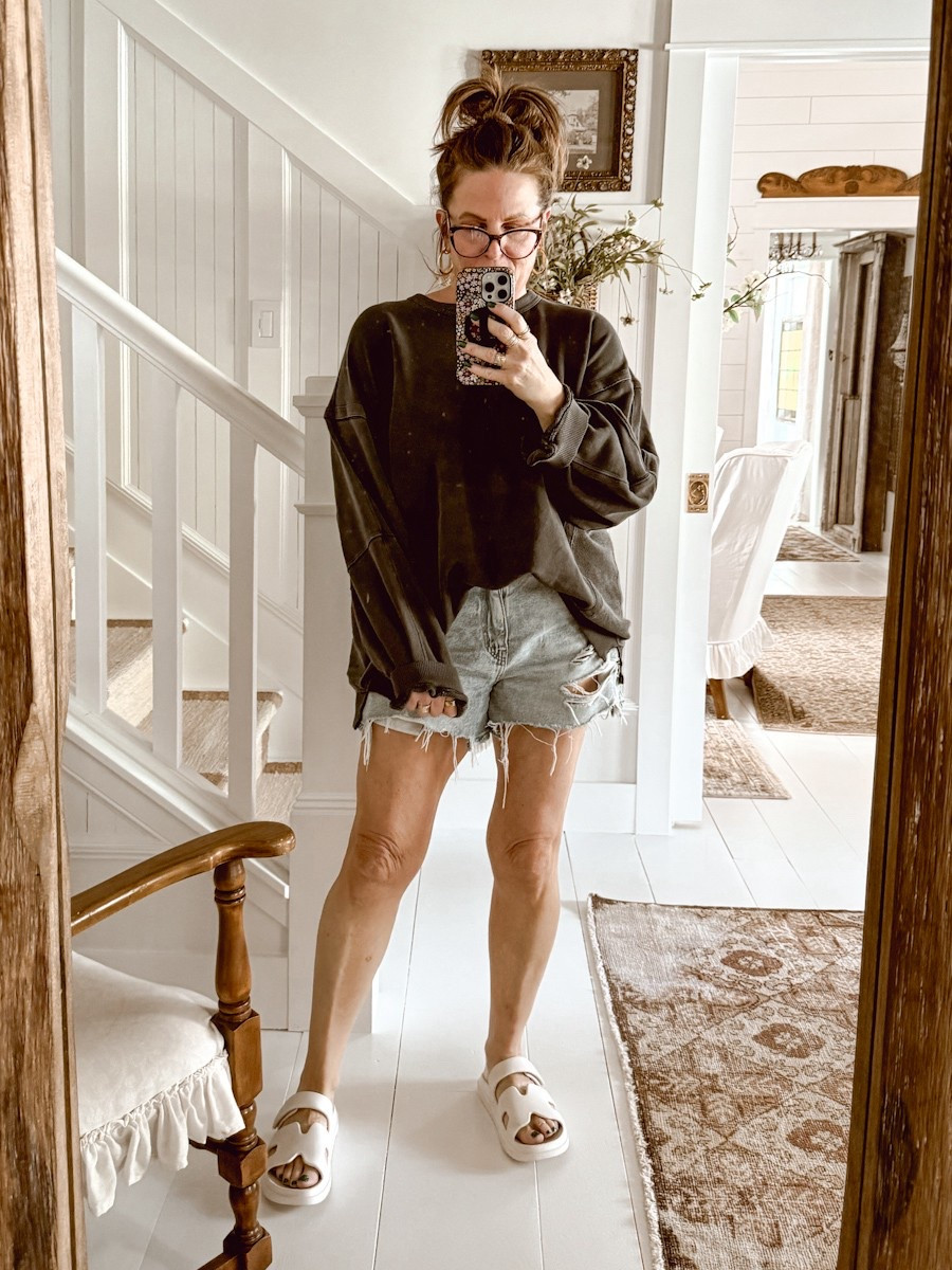 The magical season where it’s cold and hot so you wear both  

#LTKFindsUnder50 #LTKMidsize