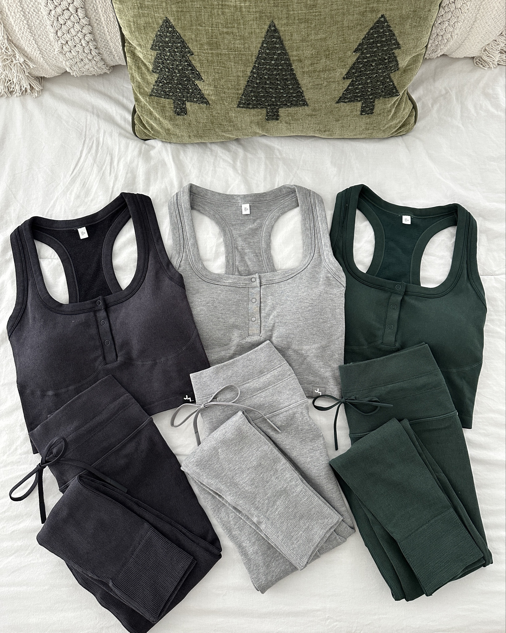 Ribbed sets giving FP vibes wearing a medium in the top and a small in the leggings

#LTKfitnessgoals #LTKCyberWeek #LTKHoliday