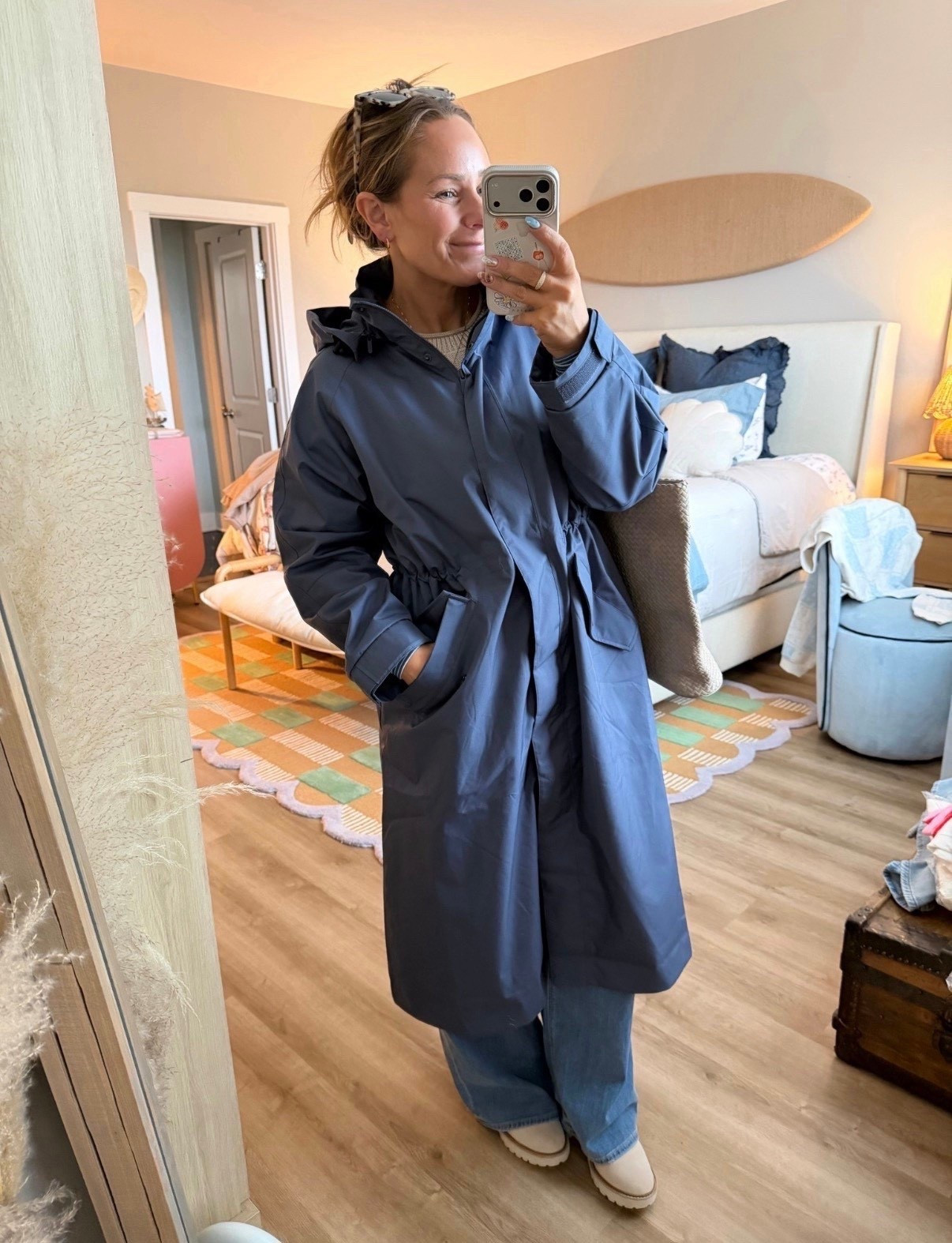 This Quince raincoat is lightweight, chic, and actually keeps you dry (which is the bare minimum but somehow rare 😂).

It’s one of those throw-on-and-go pieces that instantly makes you feel like you tried…even when you didn’t.



#quince #quincepartner @Quince 