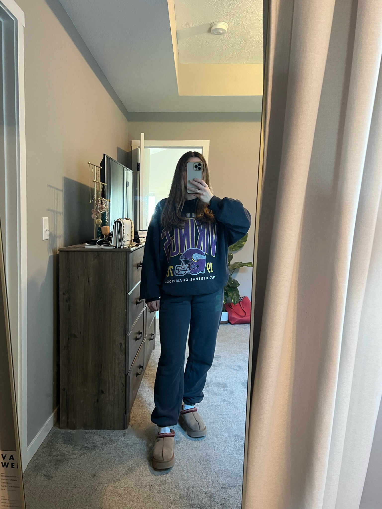 Sized up to a medium in the sweatshirt for leggings, otherwise true to size 

Sweatpants true to size, wearing a small

Comfy outfit, matching set, Sunday comfies, winter outfit, Abercrombie 

#LTKHoliday #LTKGiftGuide #LTKSeasonal