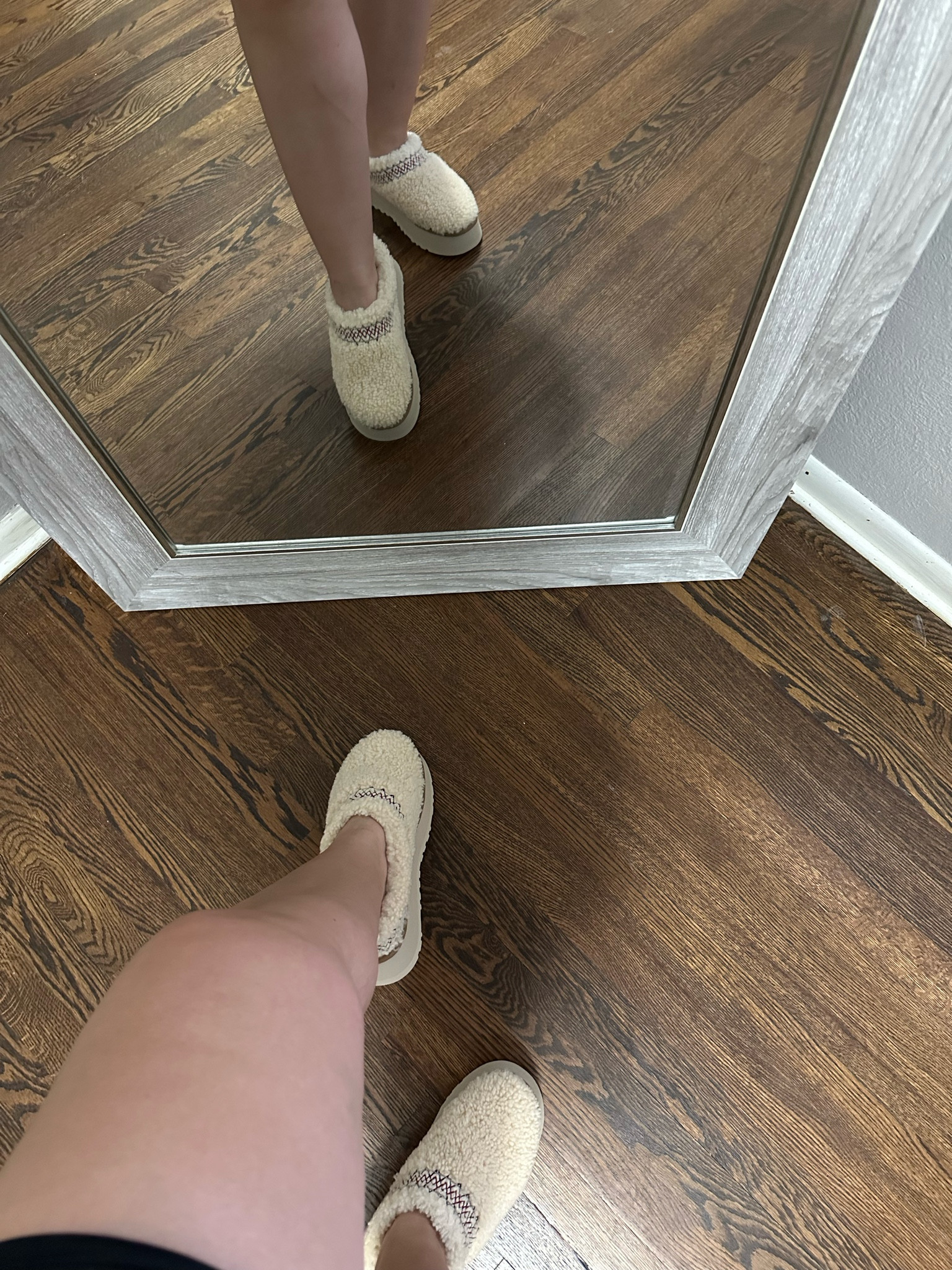 Ugg cutest slippers for fall

#LTKshoecrush #LTKstyletip #LTKSeasonal