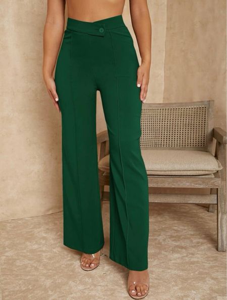 Overlap waist seam front palazzo pants!!
#ltkstyleinspo #ltkstyle #inspo #styleinspo #fashionnlogger #sheinblogger #sheinstyle #sheinstyleinspo #greenpants #palazzopants #palazzo #workpants

#LTKstyletip #LTKworkwear #LTKunder50