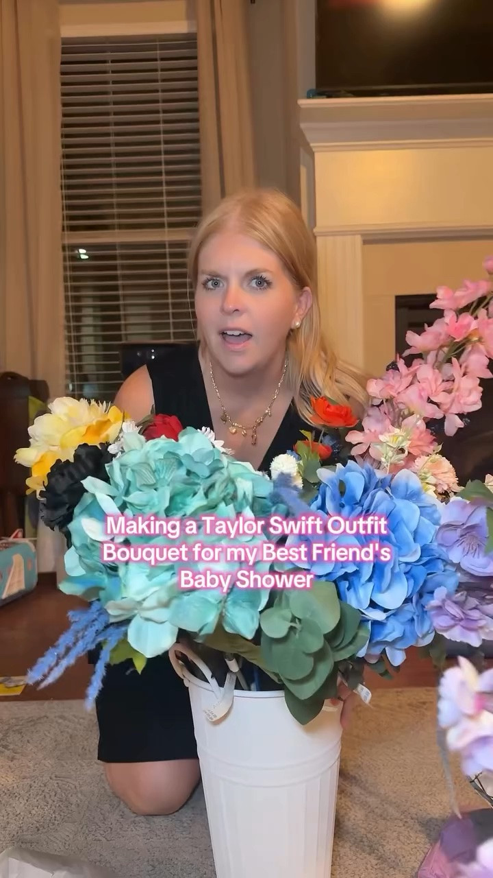 Making a Taylor Swift Baby Outfit Bouquet as a gift for my best friend's baby shower! 

#babygiftideas #swifties #erastour